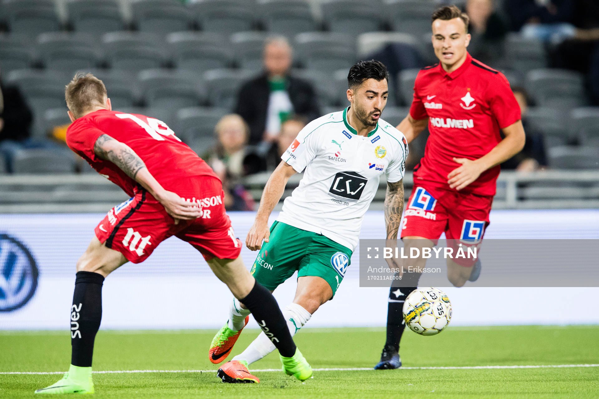 Hammarbys Jiloan Hamad utmanar Norrköpings Eric Smith och