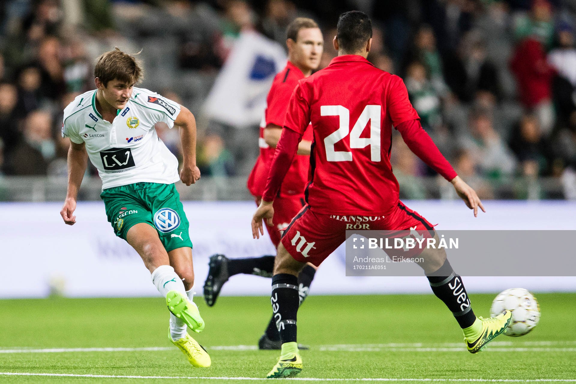 Hammarbys Leo Bengtsson med en passning