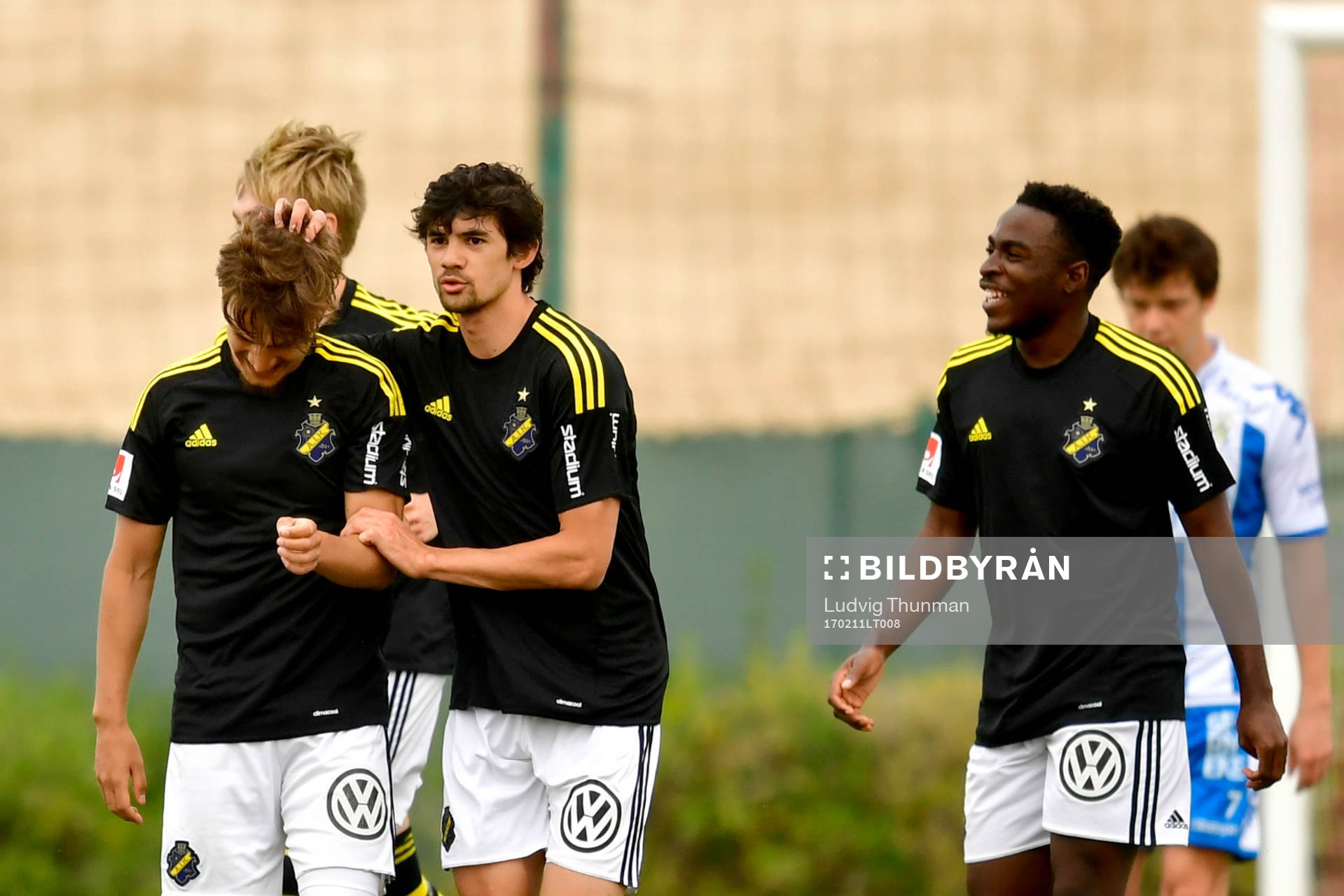 AIK:s Amin Affane och Jesper Nyholm jublar efter 1-1 av Affane under fotbollsmatchen i Dubai International Cup mellan IFK Göteborg och AIK den 11 februari 2017 i Dubai.