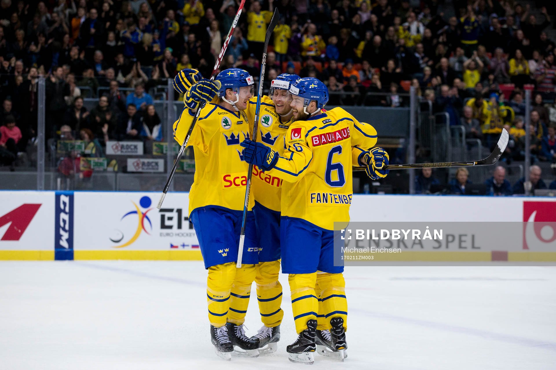 Sveriges Alexander Bergström jublar ihop med Oscar