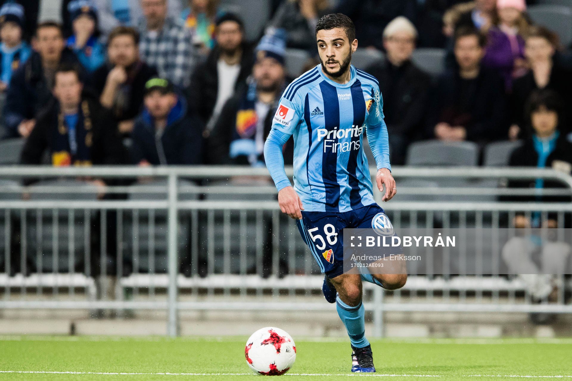 Djurgårdens Othman El Kabir med bollen