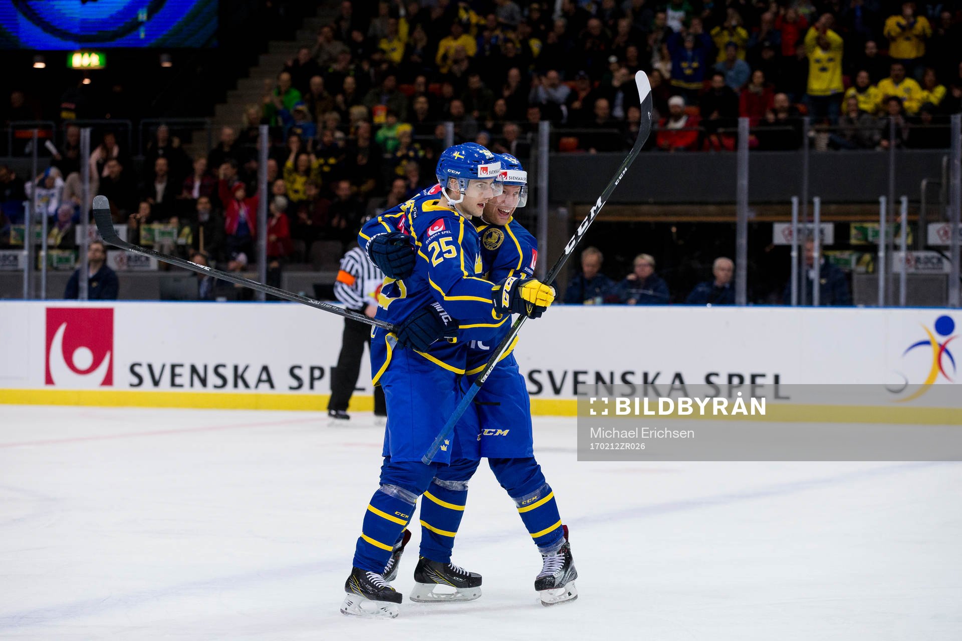 Sveriges Philip Holm jublar ihop med Richard Gynge