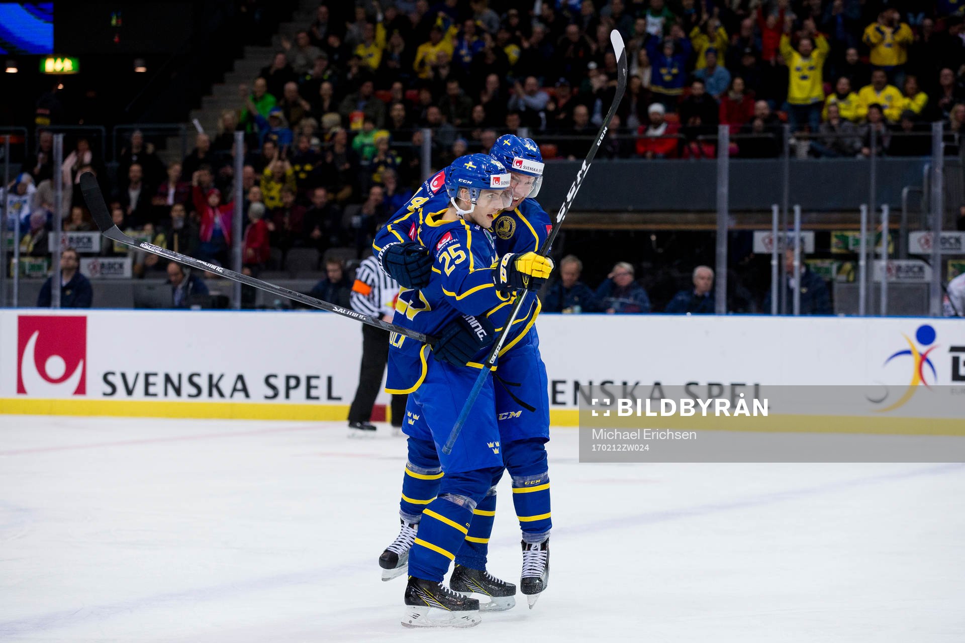 Sveriges Philip Holm jublar ihop med Richard Gynge