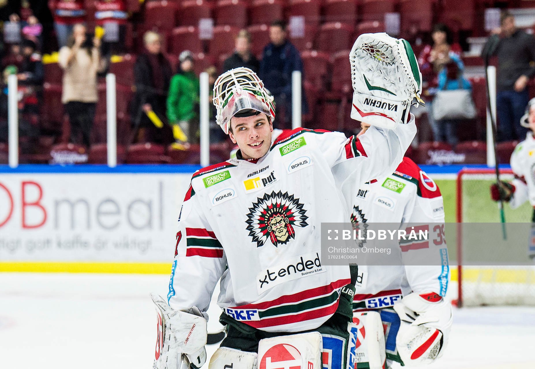 Frölundas målvakt Johan Gustafsson jublar