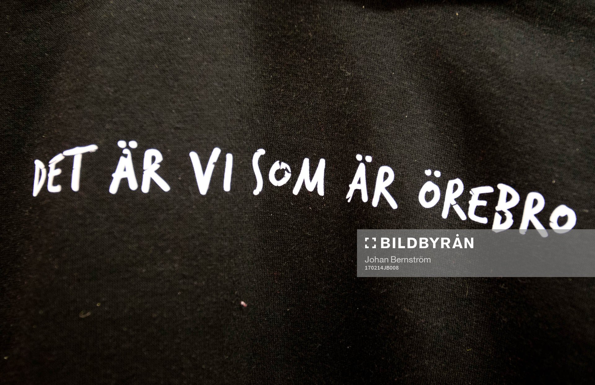 Texten Det är vi som är Örebro på en tröja