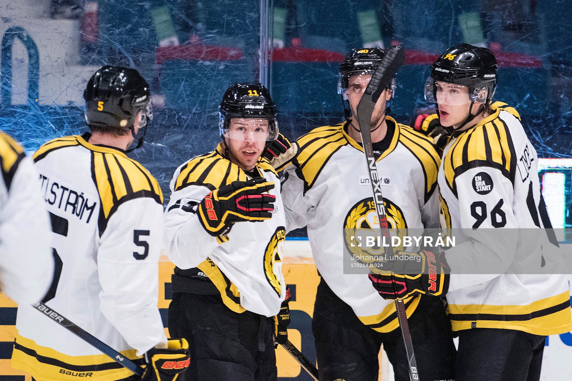 Brynäs spelare jublar
