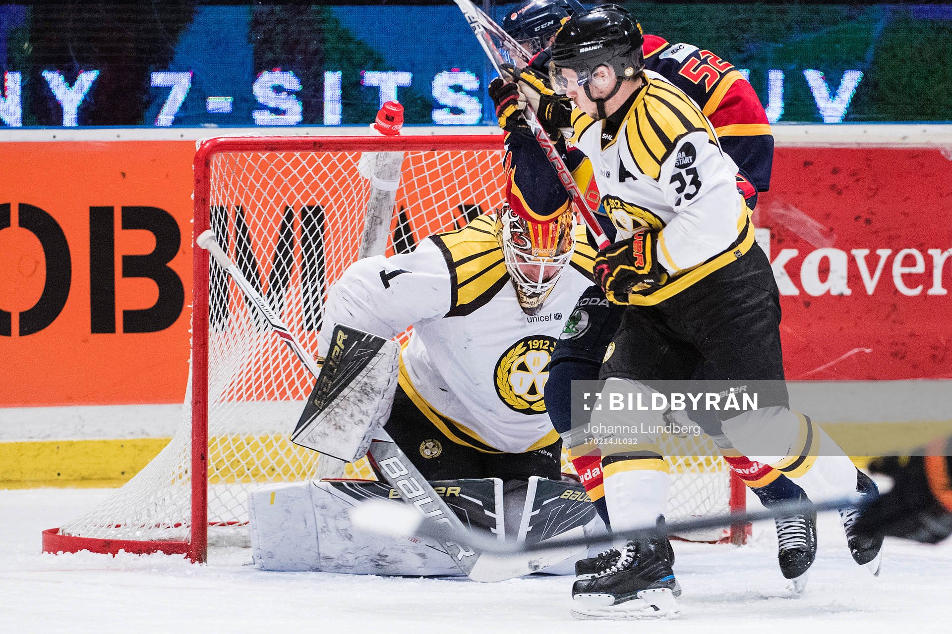 Brynäs målvakt Felix Sandström släpper in 1-0