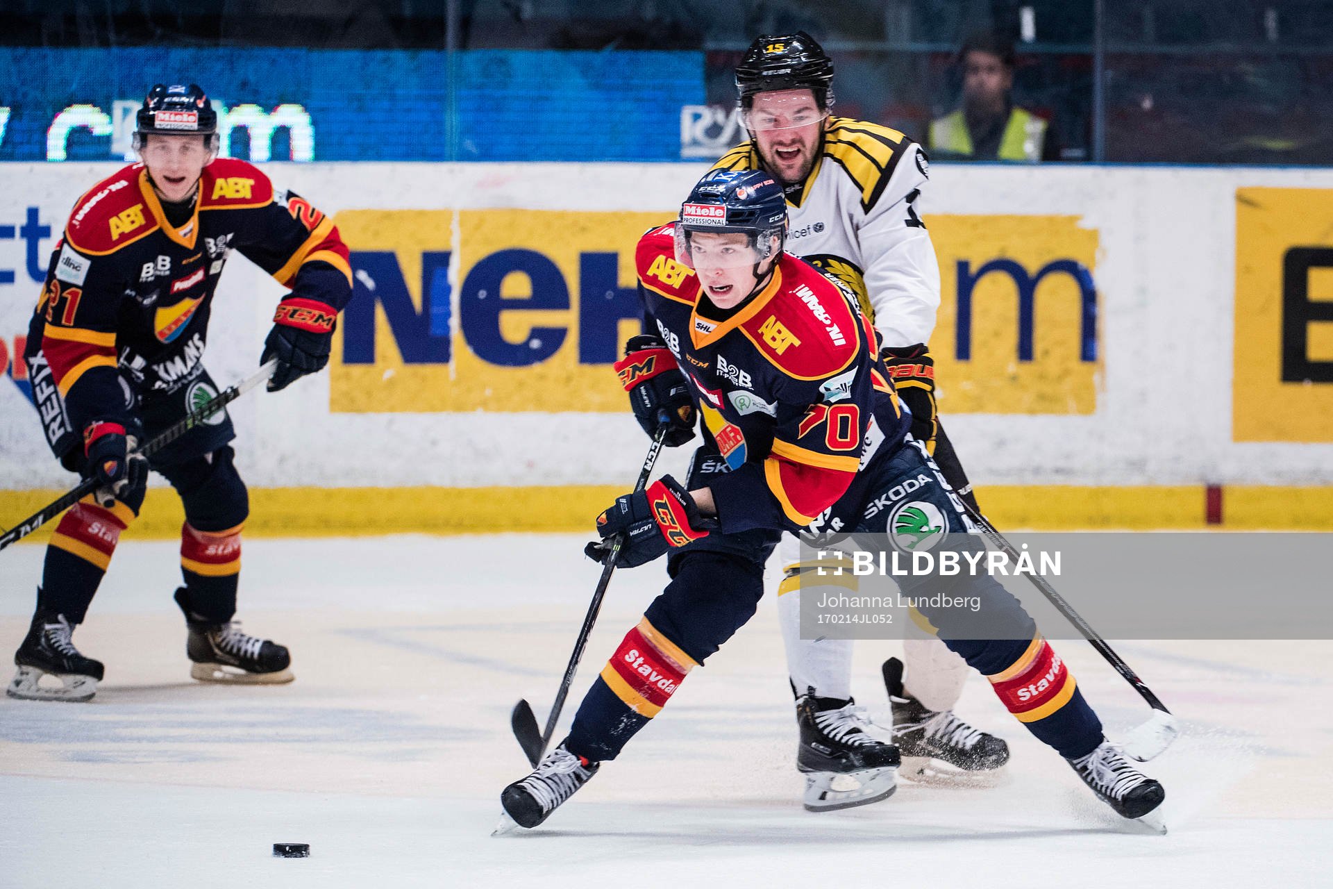 Brynäs Simon Bertilsson  och Djurgårdens Marcus Davidsson