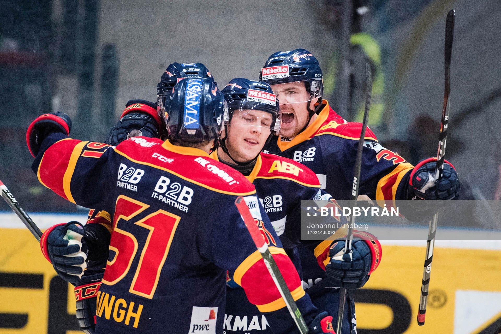 Djurgårdens Patrik Lundh gör 4-3 och jublar med Markus