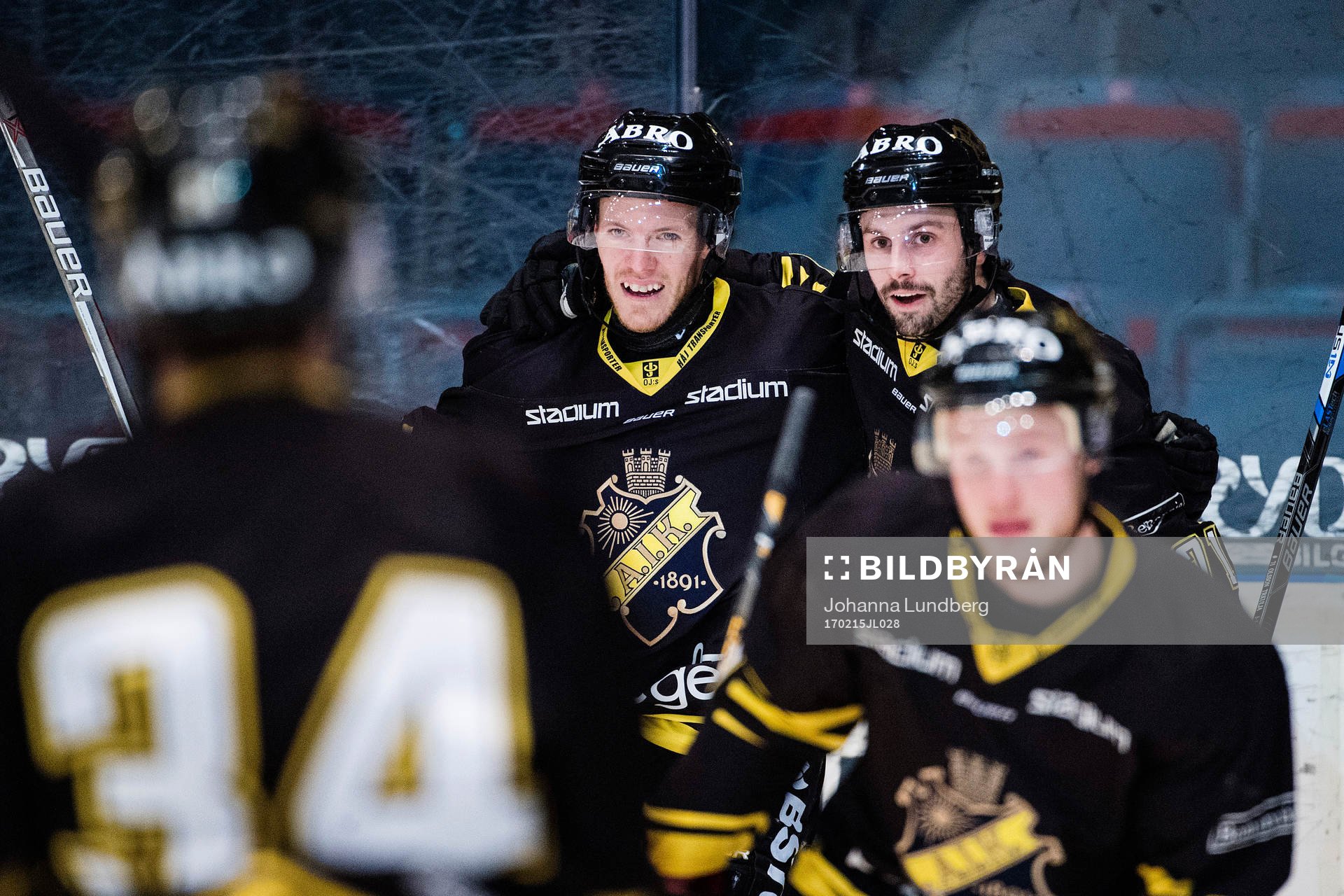s Jonas Almtorp gör 2-1 och jublar med Daniel