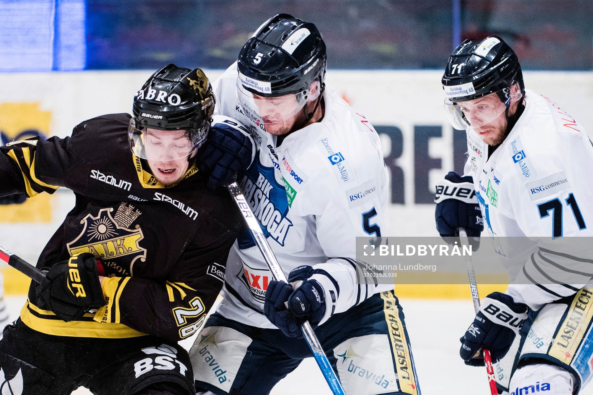 s Jesper Fröden i en duell med Karlskogas Richard