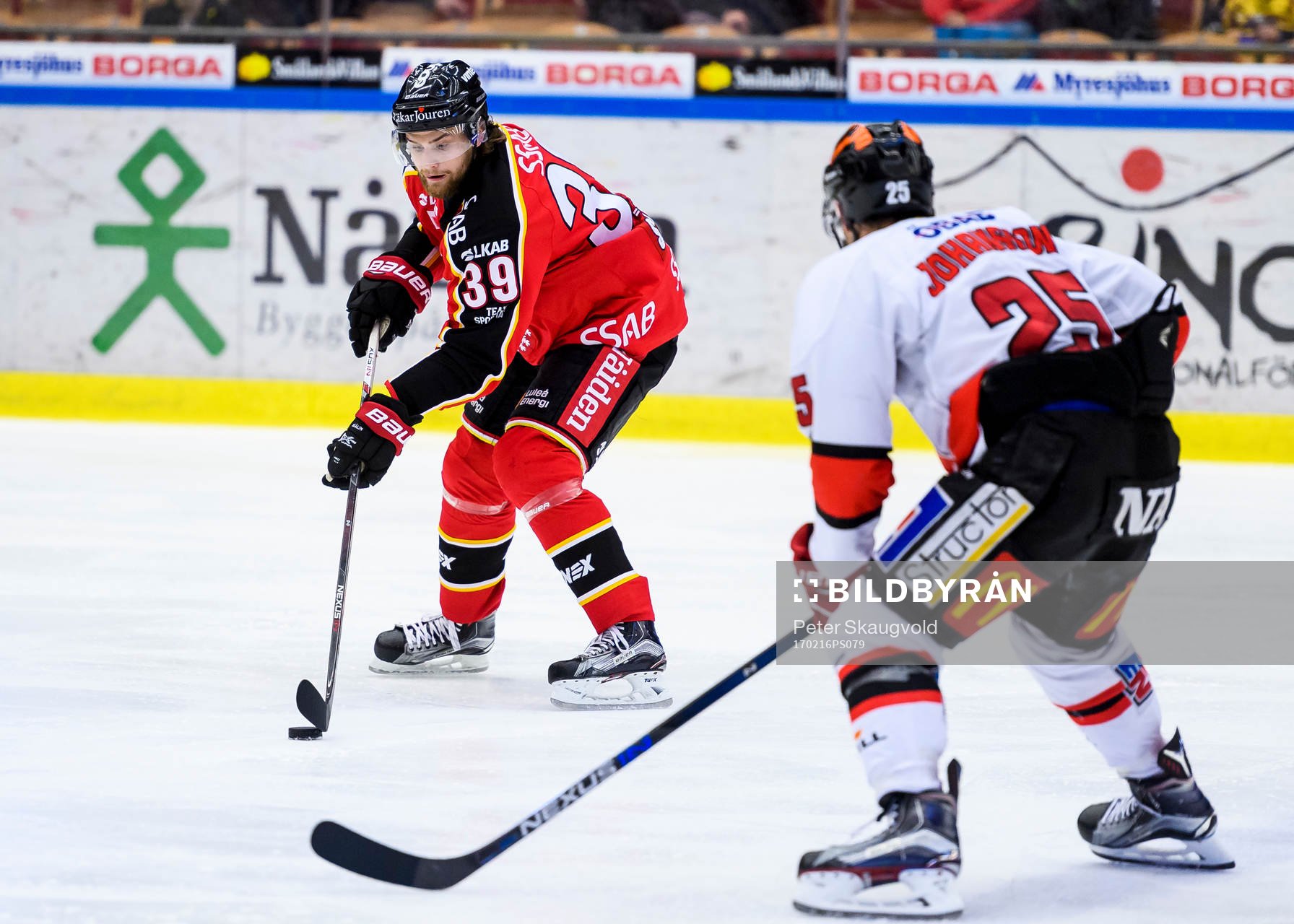 Luleås Pontus Själin med pucken