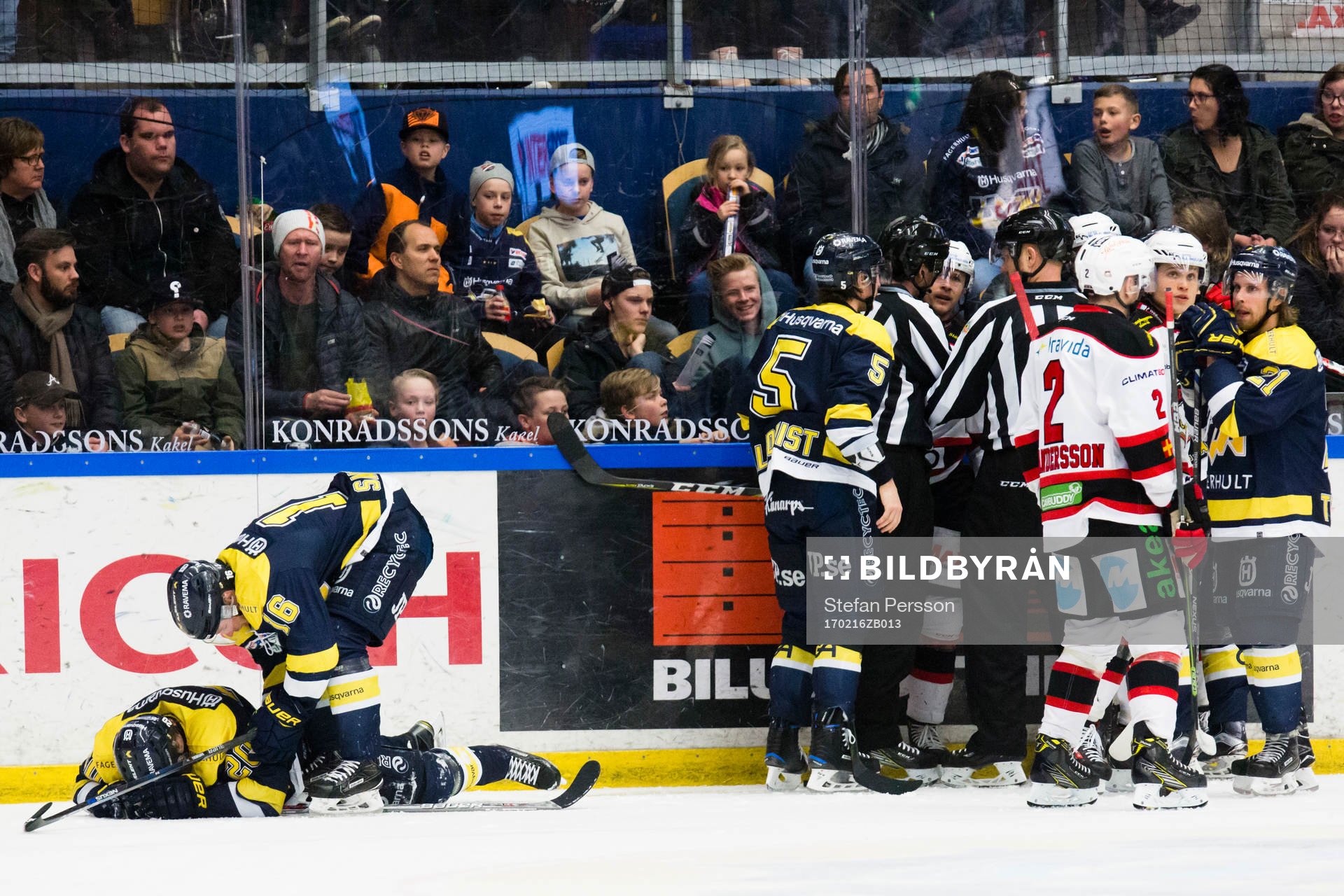 s Lawrence Pilut har ont