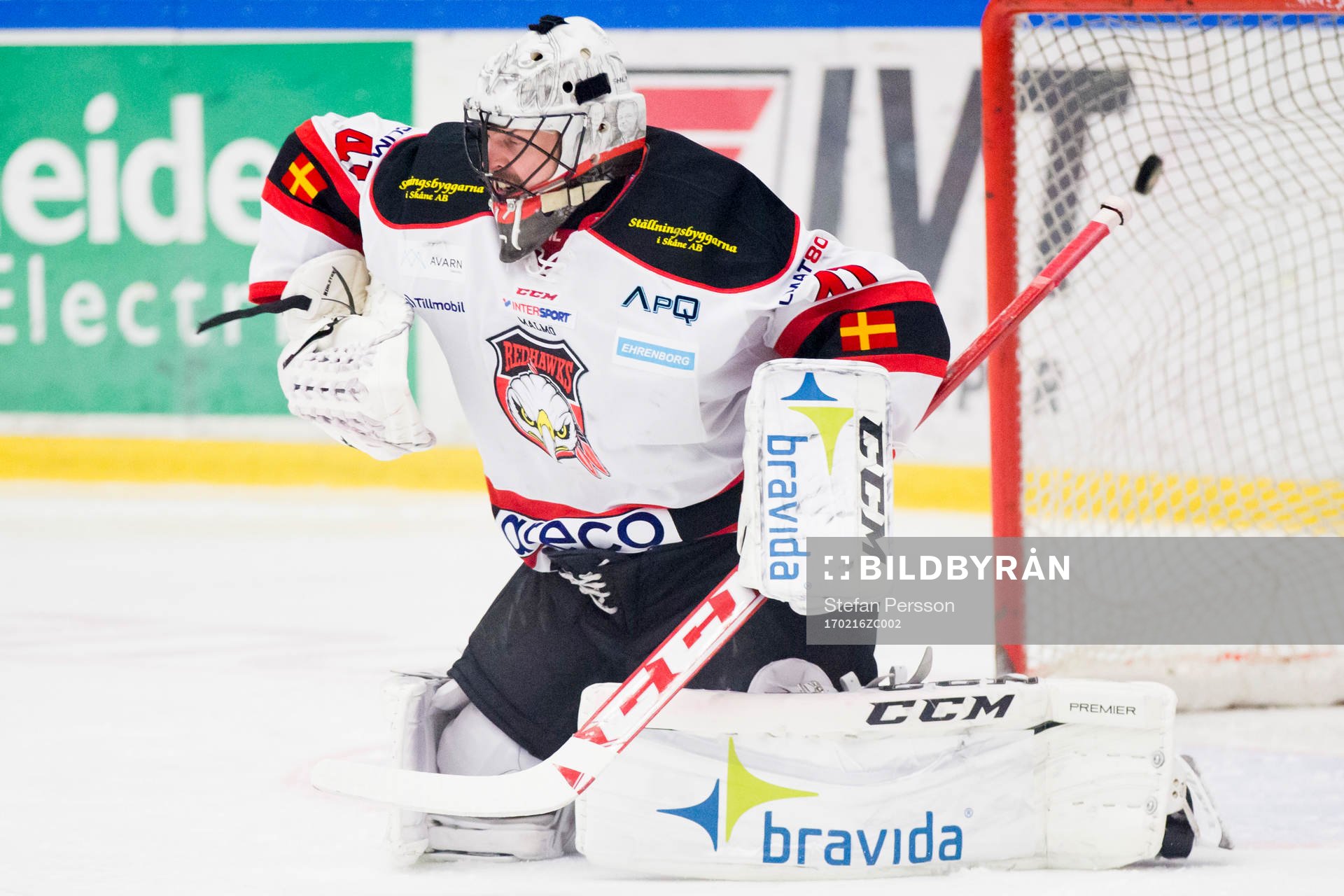 Malmö Redhawks målvakt Cristopher Nihlstorp släpper in