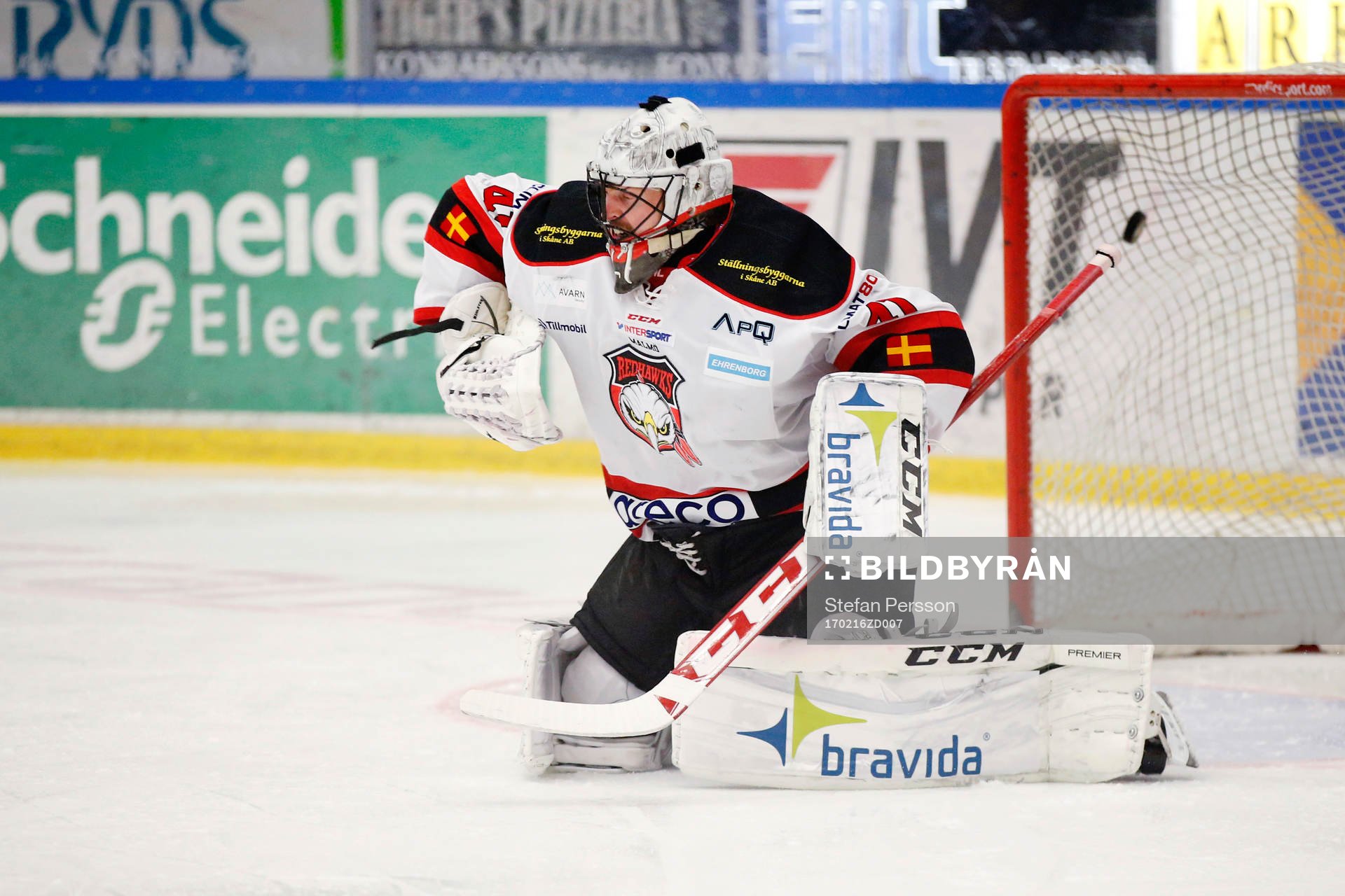 Malmö Redhawks målvakt Cristopher Nihlstorp släpper in