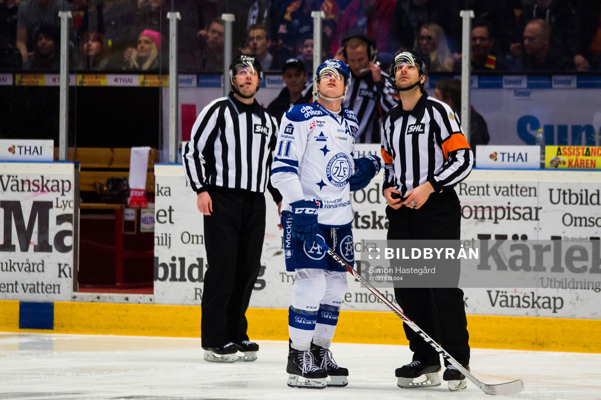 Leksands Martin Karlsson och domare Mikael Sjöqvist