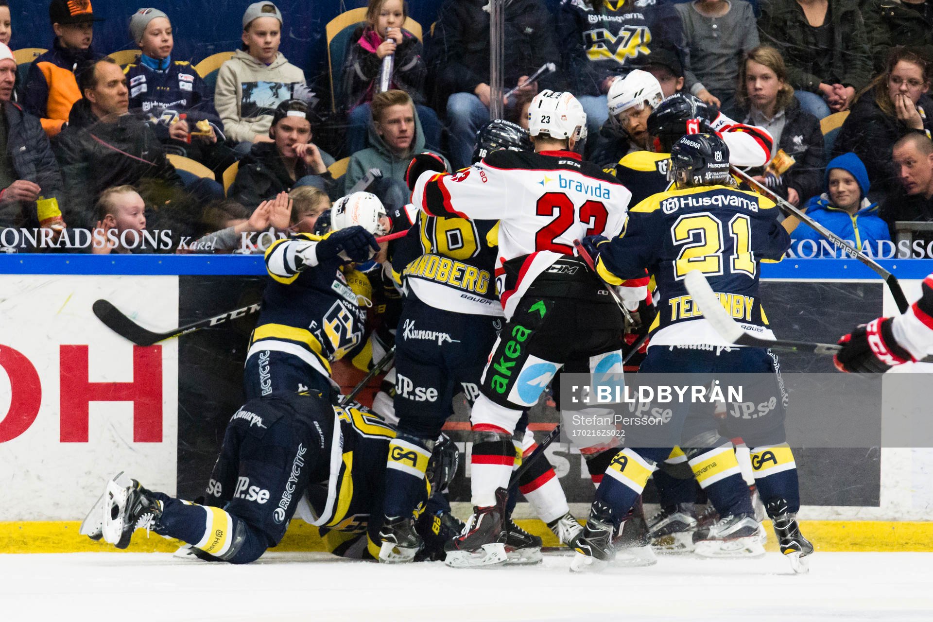 s Lawrence Pilut och Malmö Redhawks Nicklas Jadeland