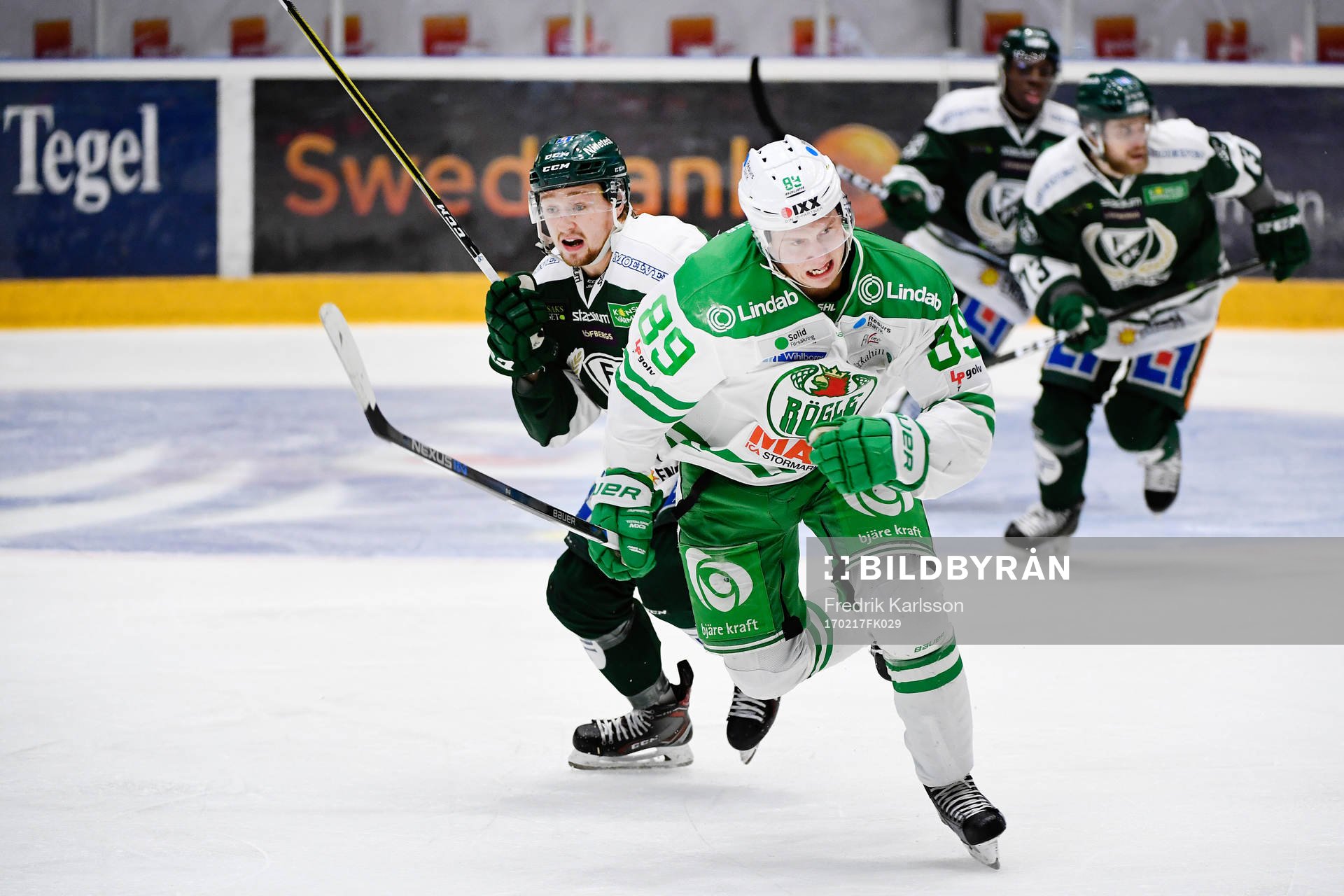 Färjestads Milan Gulas och Rögles David Åslin