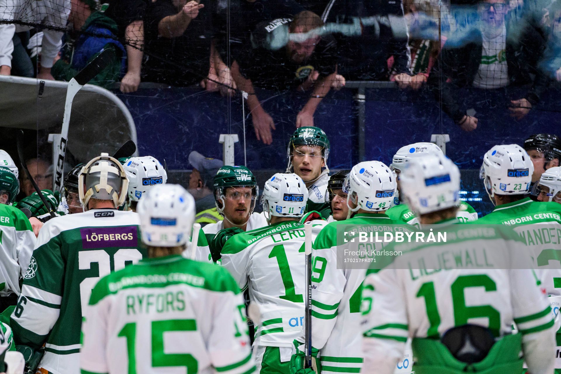 Färjestads Magnus Nygren och Johan Ryno i ett bråk som