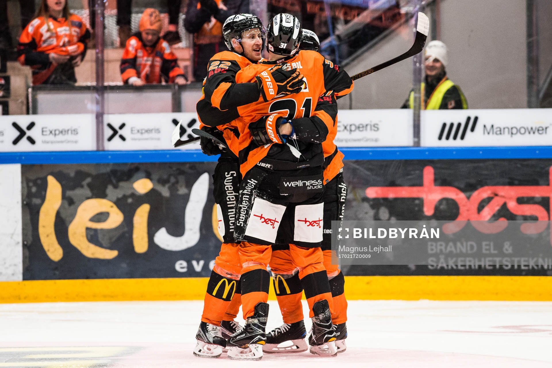 Karlskronas Alexander Bergström jublar