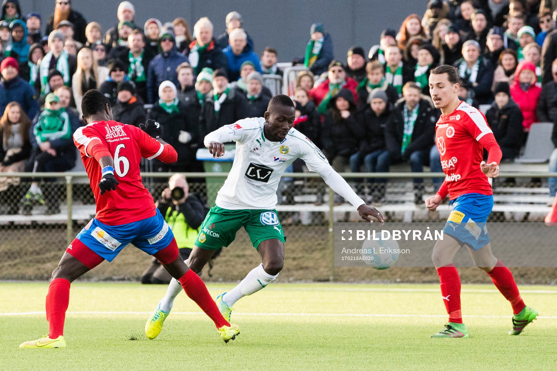 Hammarbys Pa Amat Dibba tar sig förbi Nyköpings Ishmael