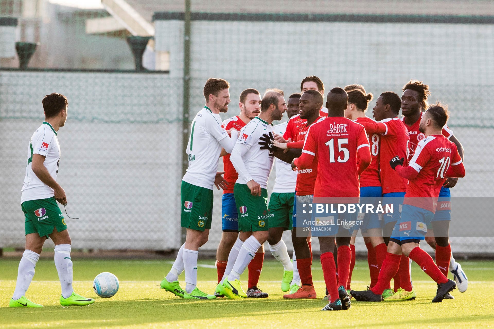 Stökigt mellan Hammarbys och Nyköpings spelare under fotbollsmatchen i Svenska Cupen mellan Nyköping och Hammarby den 18 februari 2017 i Nyköping.