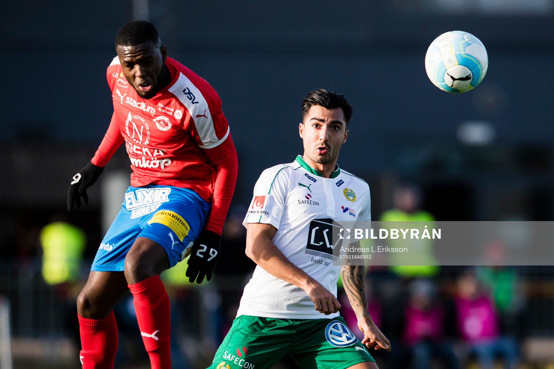 Nyköpings Christian Kouakou och Hammarbys Jiloan Hamad
