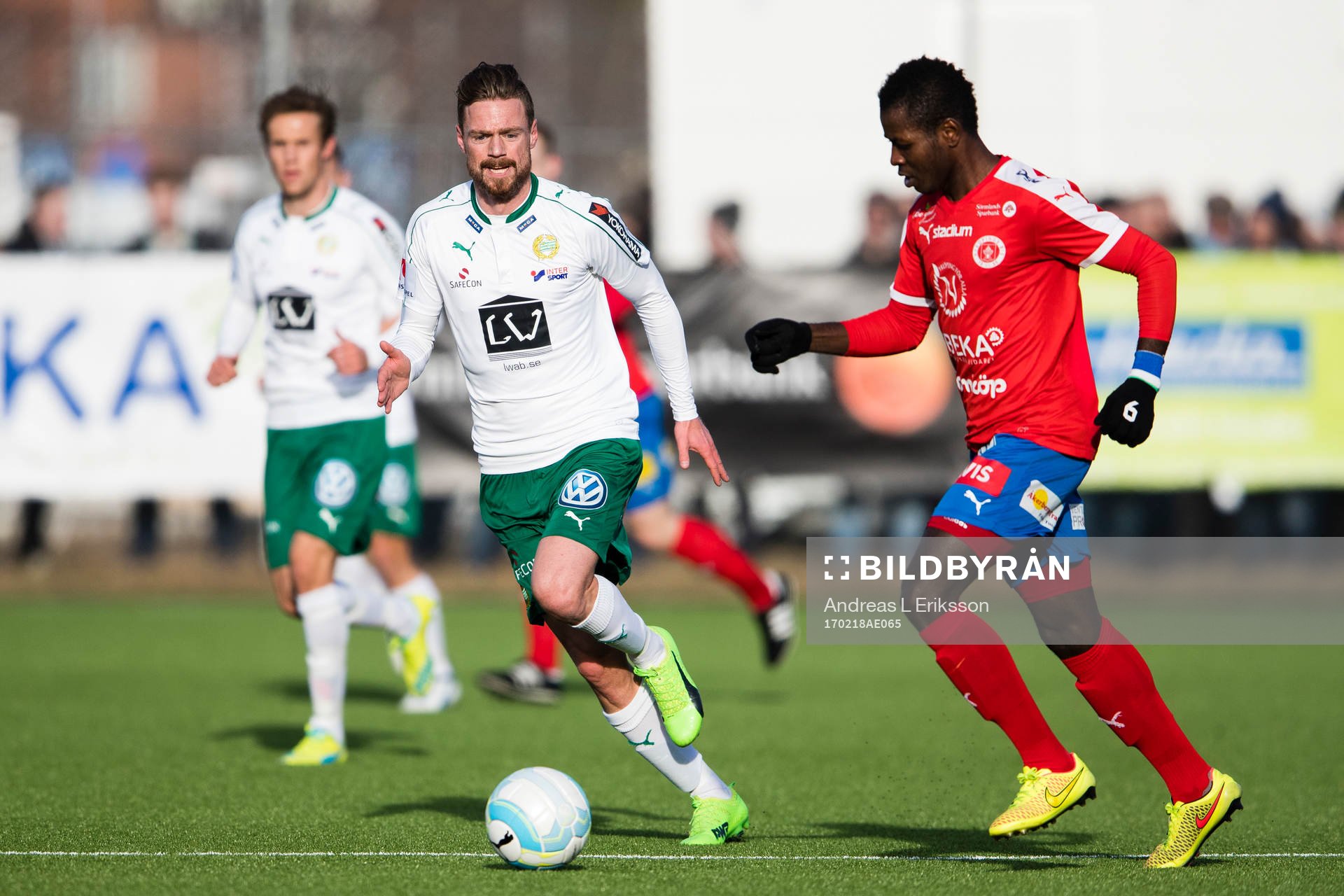 Hammarbys Arnór Smárason och Nyköpings Ishmael Koroma