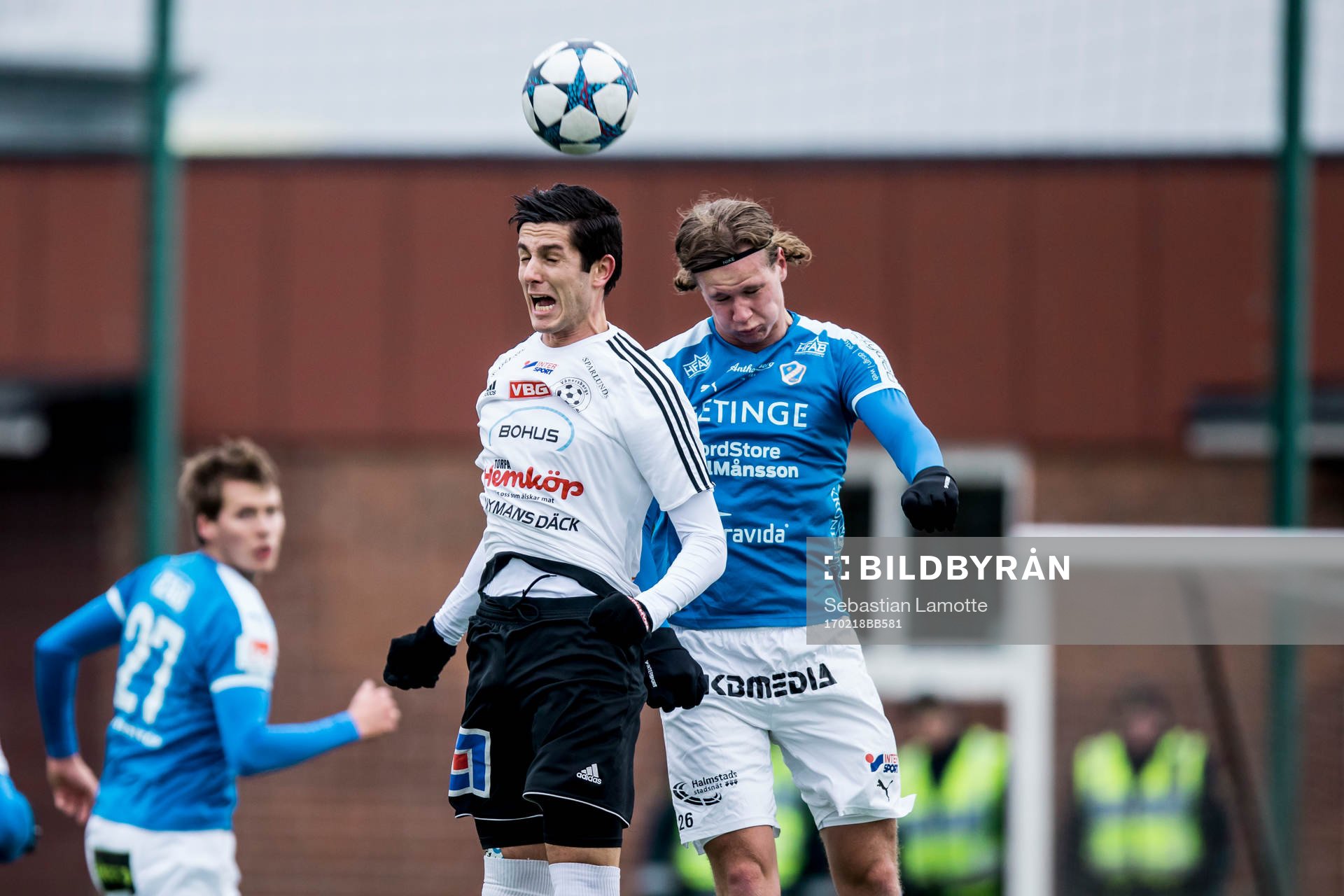 Vänersborgs Valon Gashi och Halmstads Alexander Berntsson