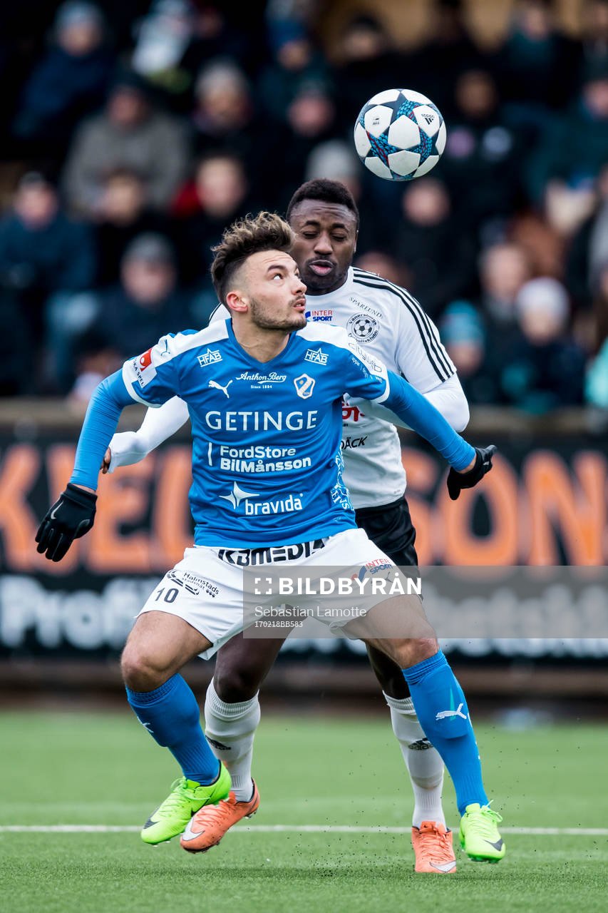 Halmstads Sead Haksabanovic och Vänersborgs Ismael Fonjah