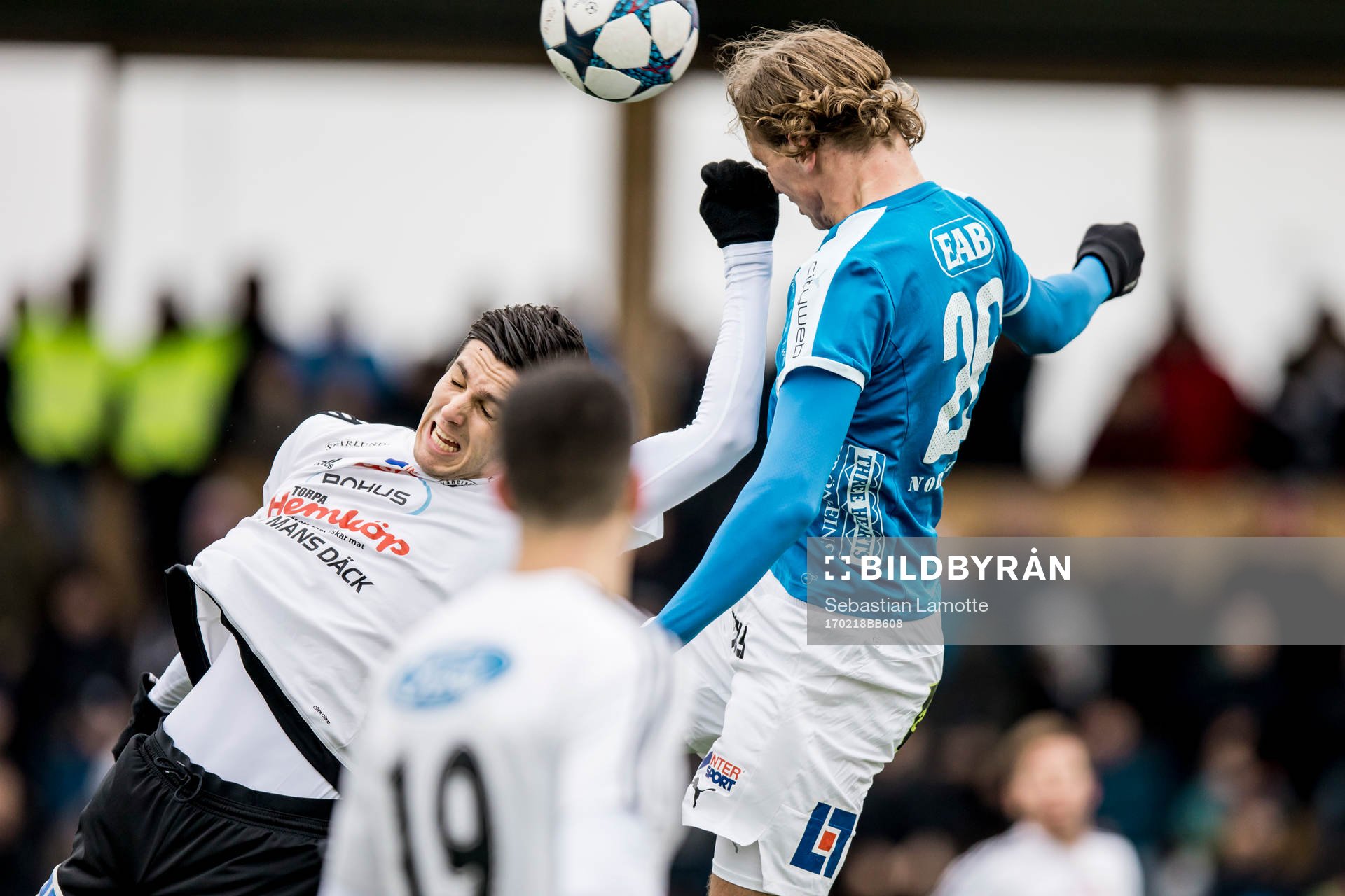 Vänersborgs Valon Gashi och Halmstads Alexander Berntsson