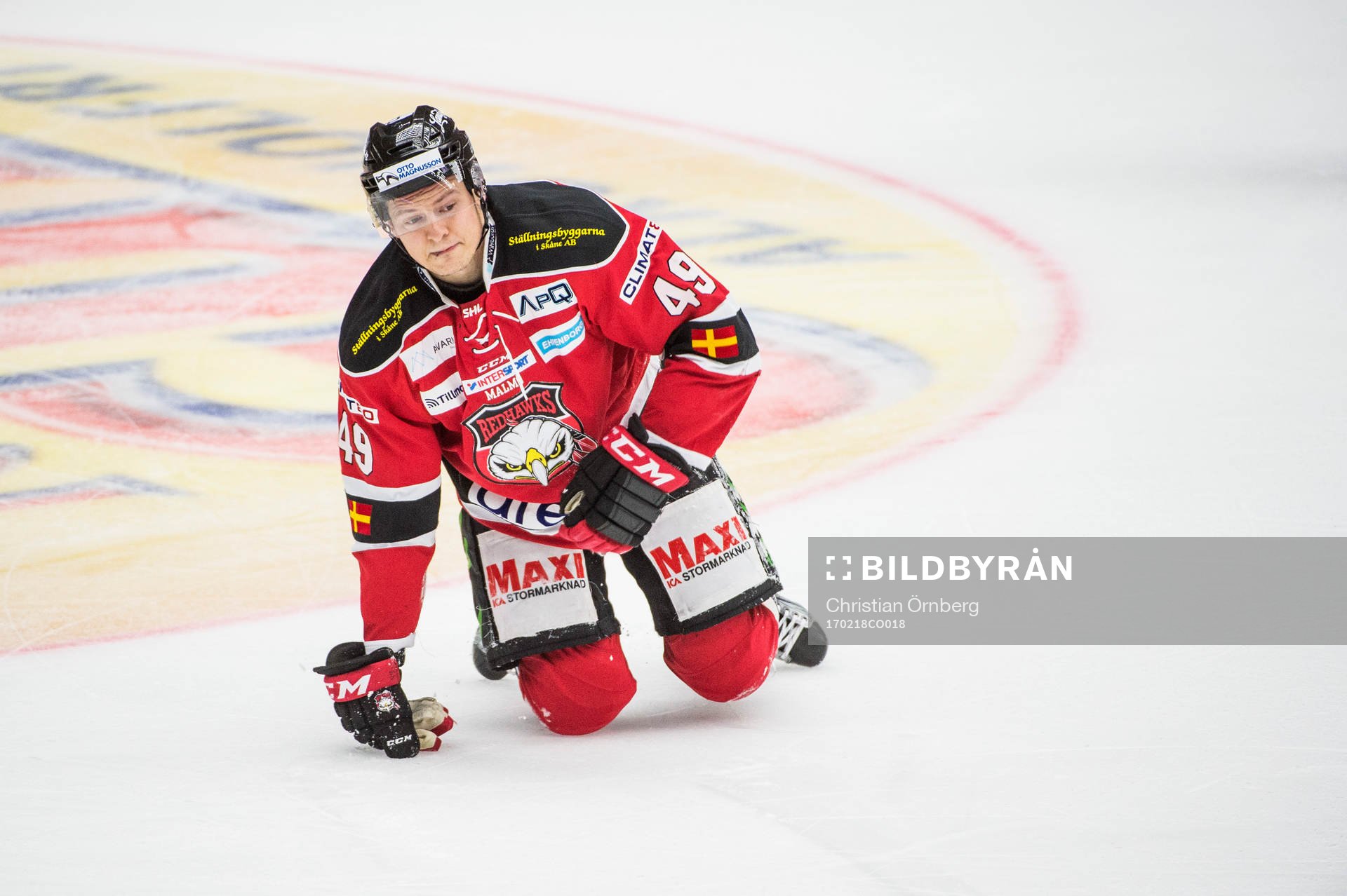 Malmö Redhawks Rhett Rakhshani deppar på isen