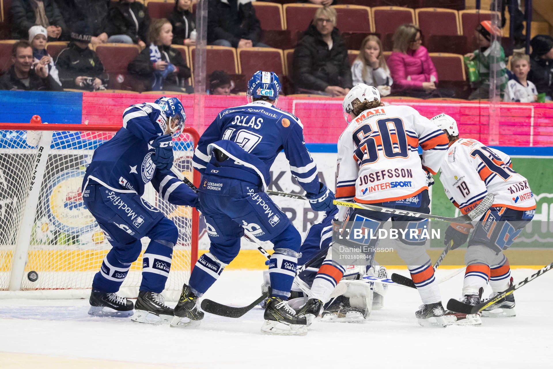 Växjös Tuomas Kiiskinen  gör 0-6 bakom Leksands målvakt
