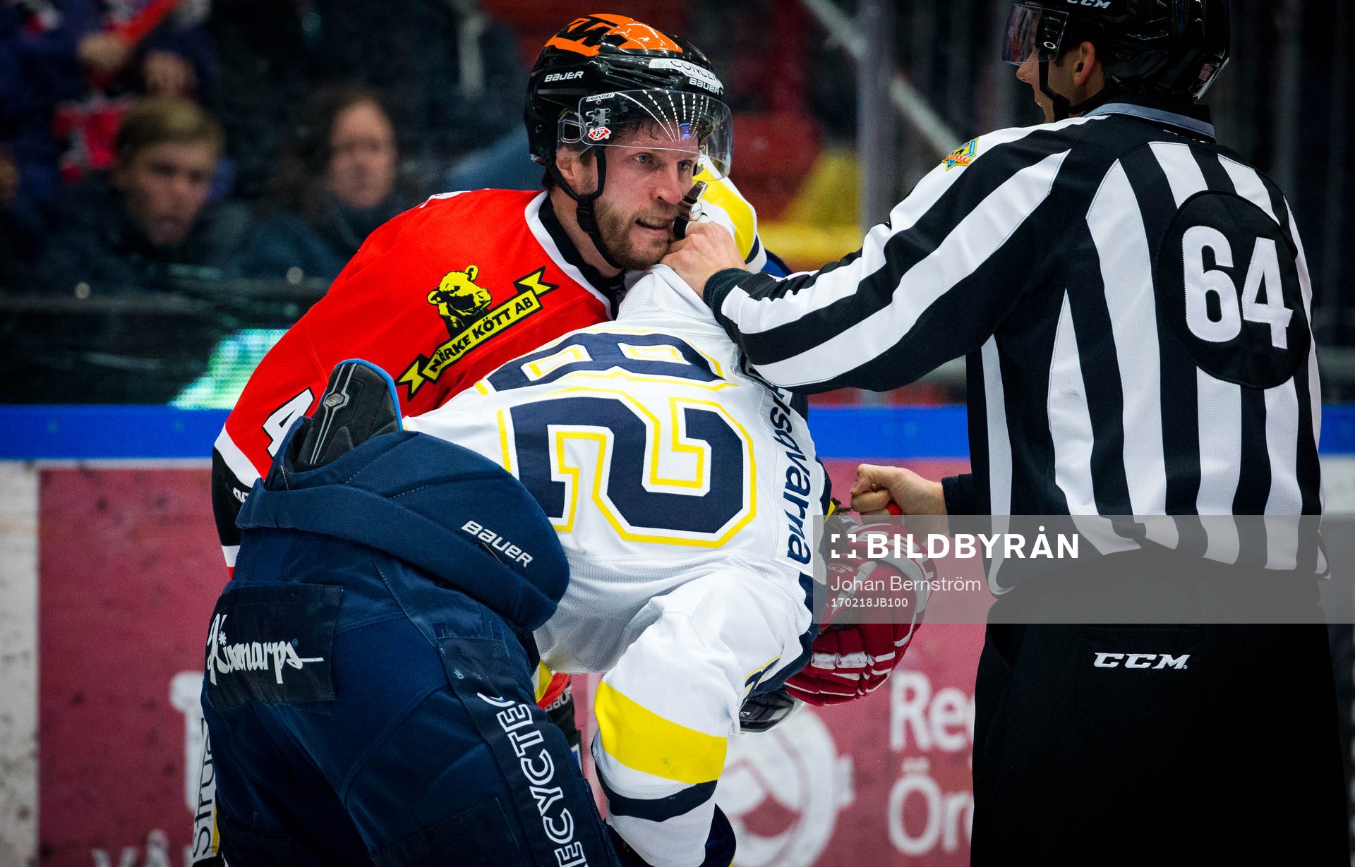 s Kevin Stenlund fightas