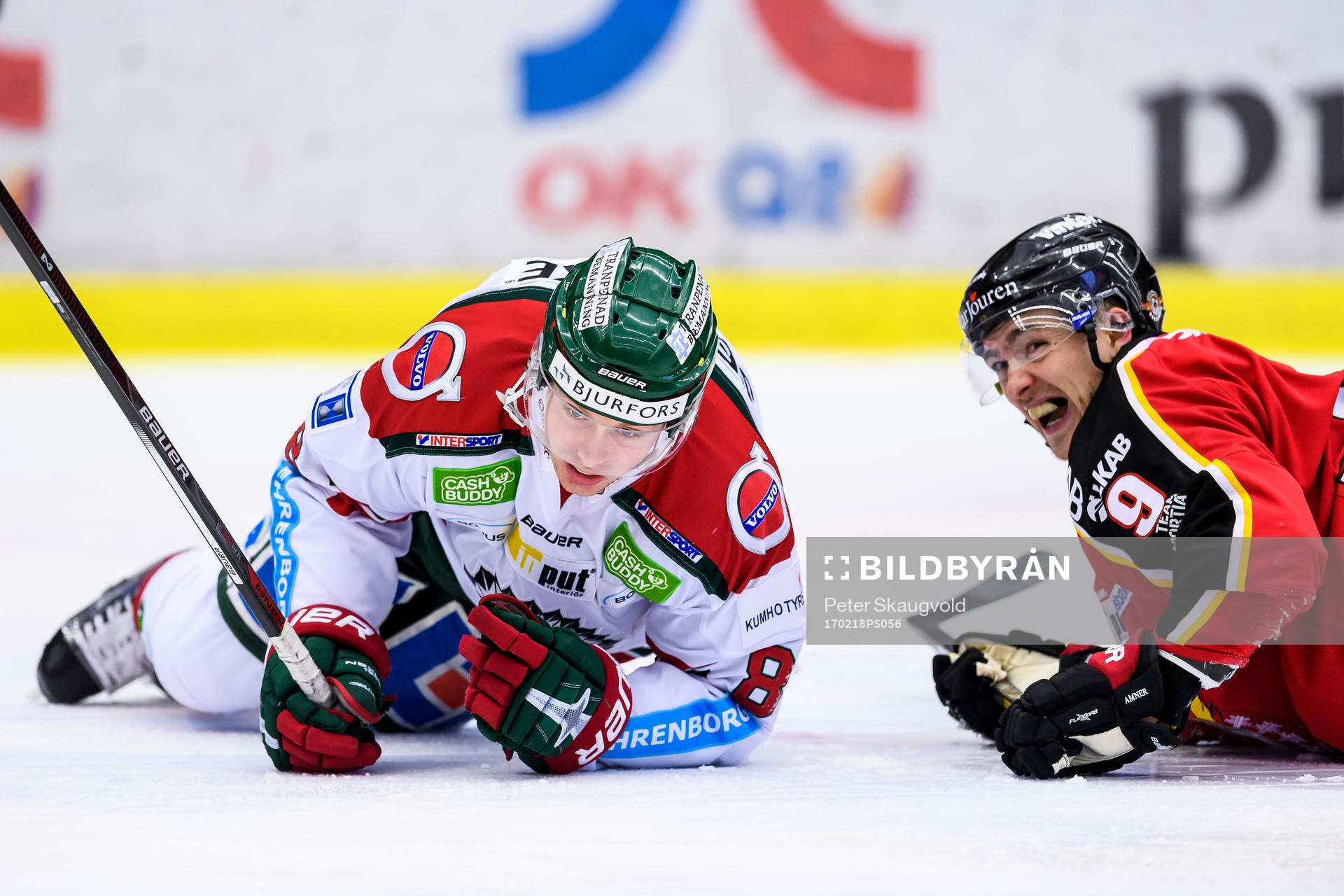 Frölundas John Nyberg och Luleås Johan Forsberg ligger