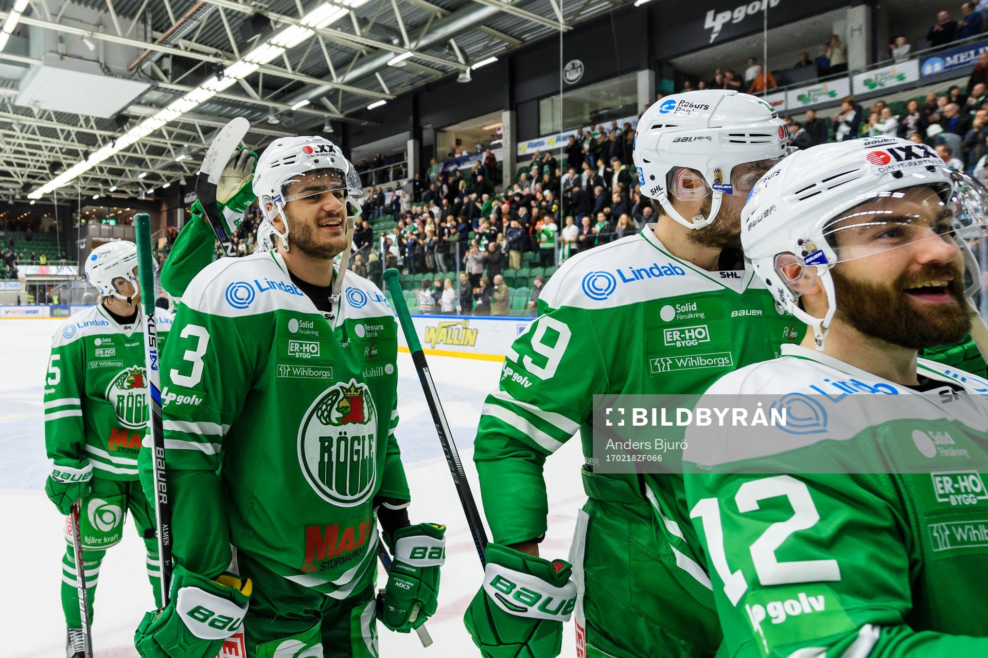 Rögles Almen Bibic jublar när han lämnar isen