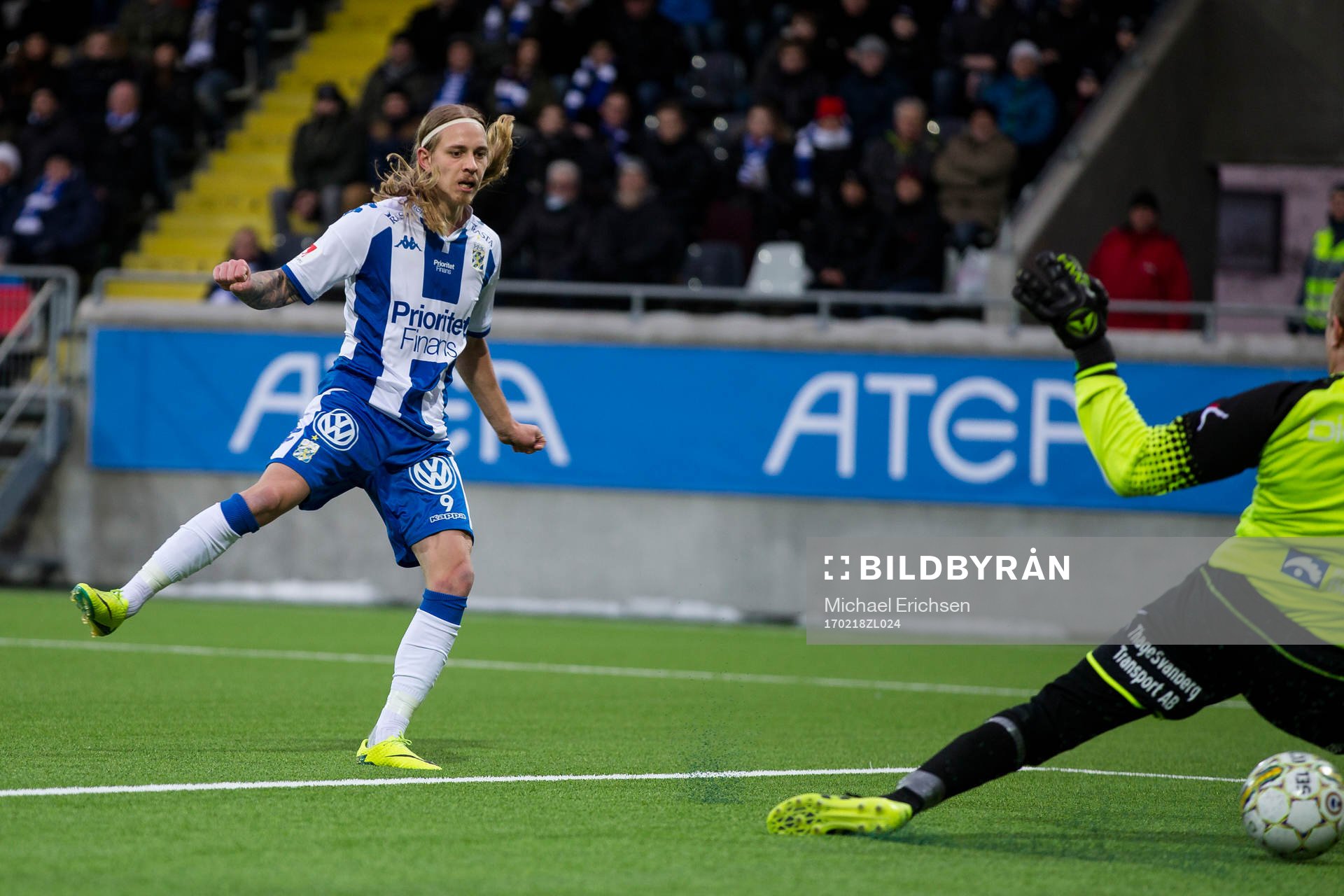 IFK Göteborgs Elias Mar Omarsson skjuter 2-0 bakom