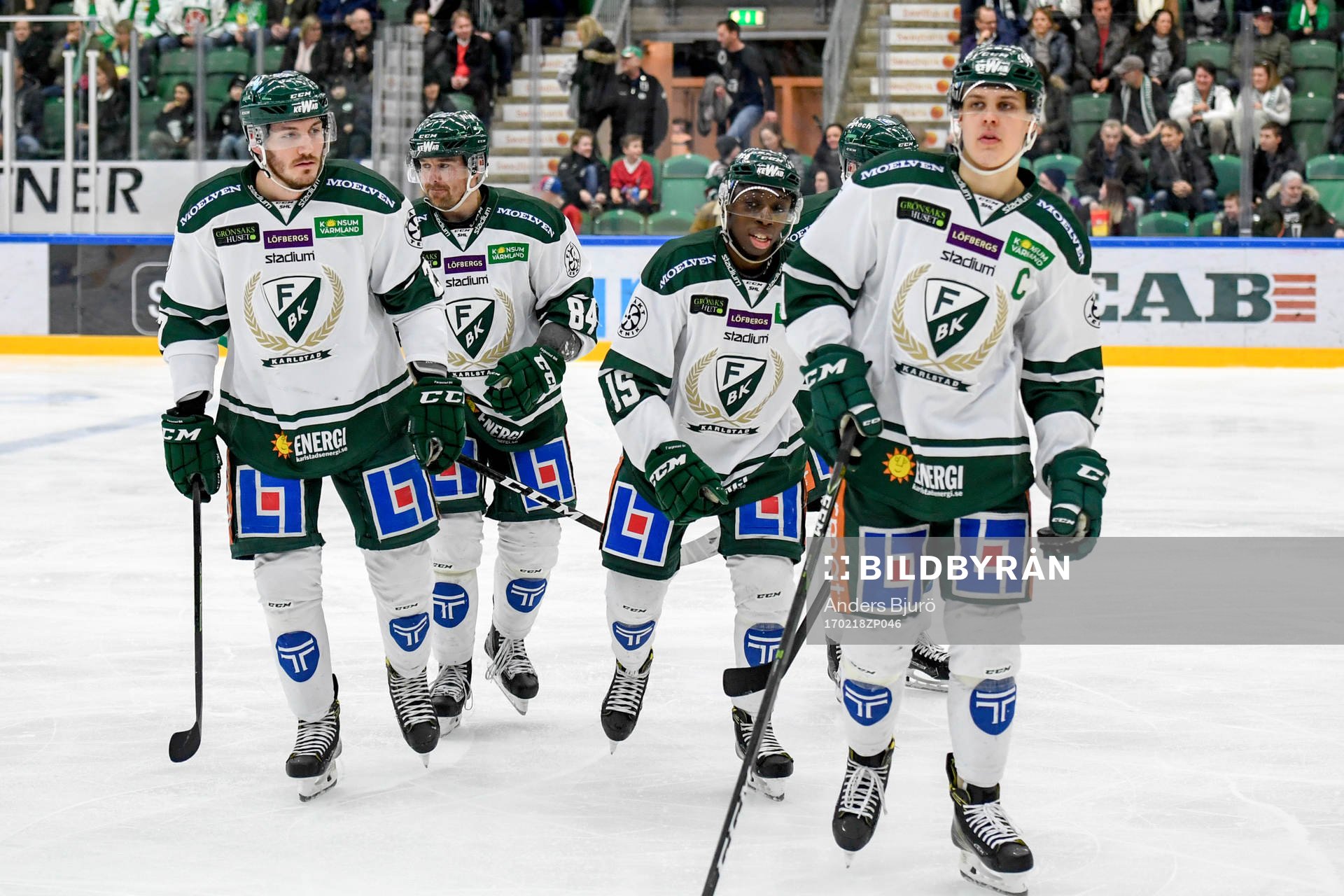 Färjestads Hugo Enock jublar med lagkamrater