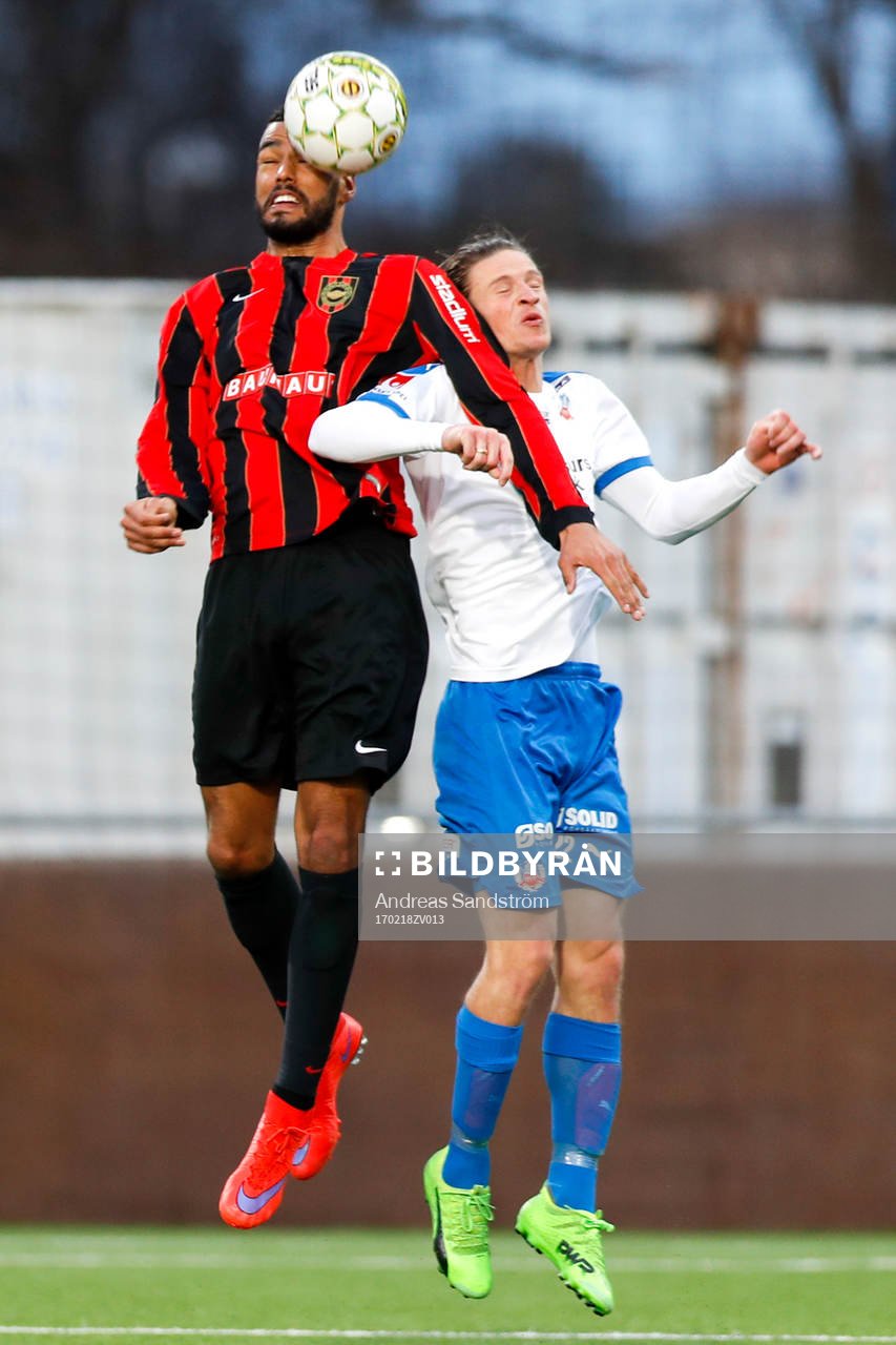 Helsingborgs Jesper Lange och Brommapojkarnas Luca Gerbino