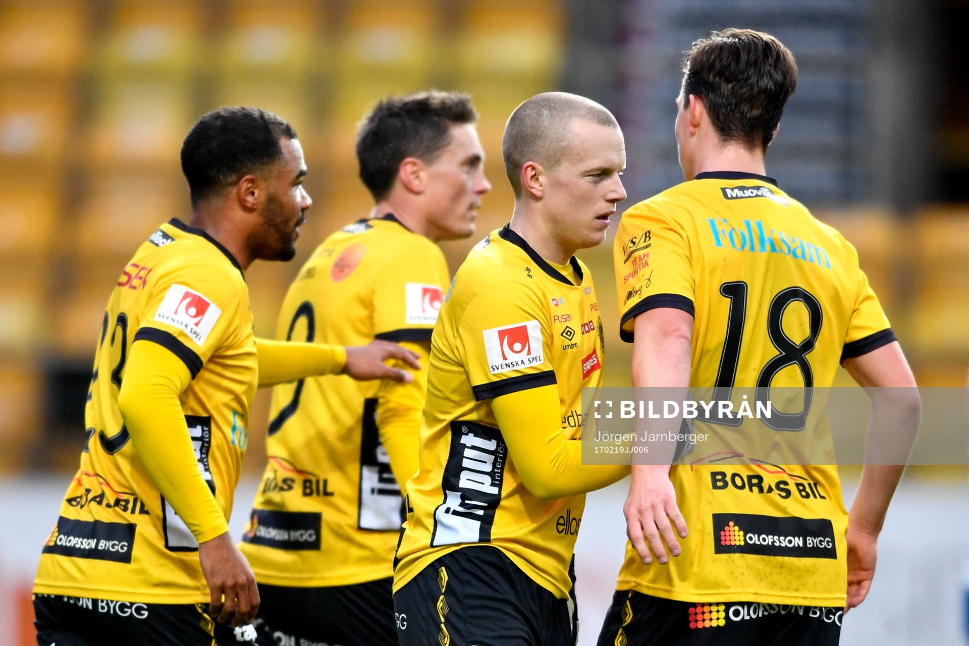 Elfsborgs Daniel Gustavsson jublar med lagkamrater