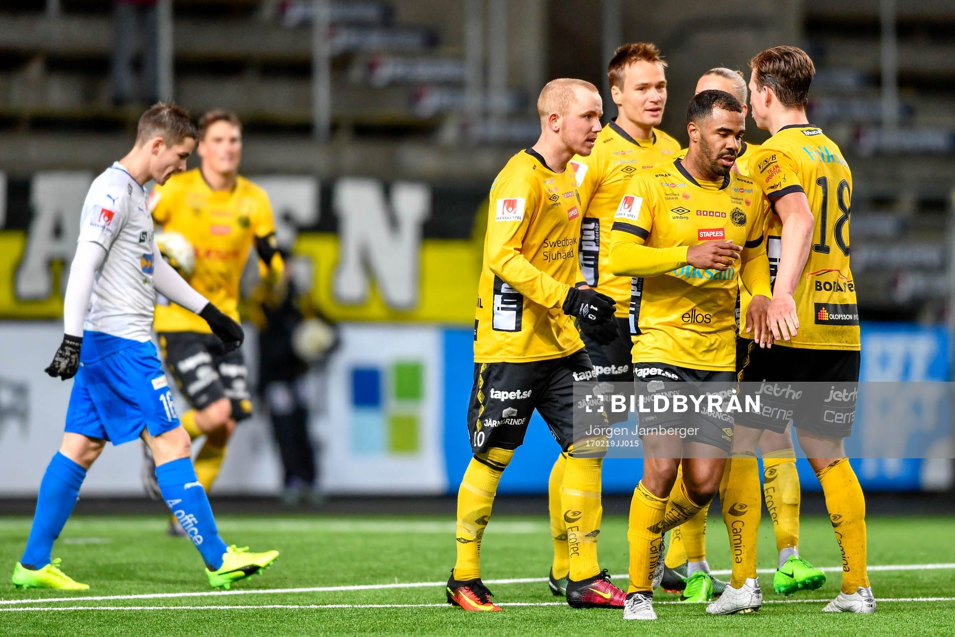 Elfsborgs Simon Lundevall jublar med lagkamrater