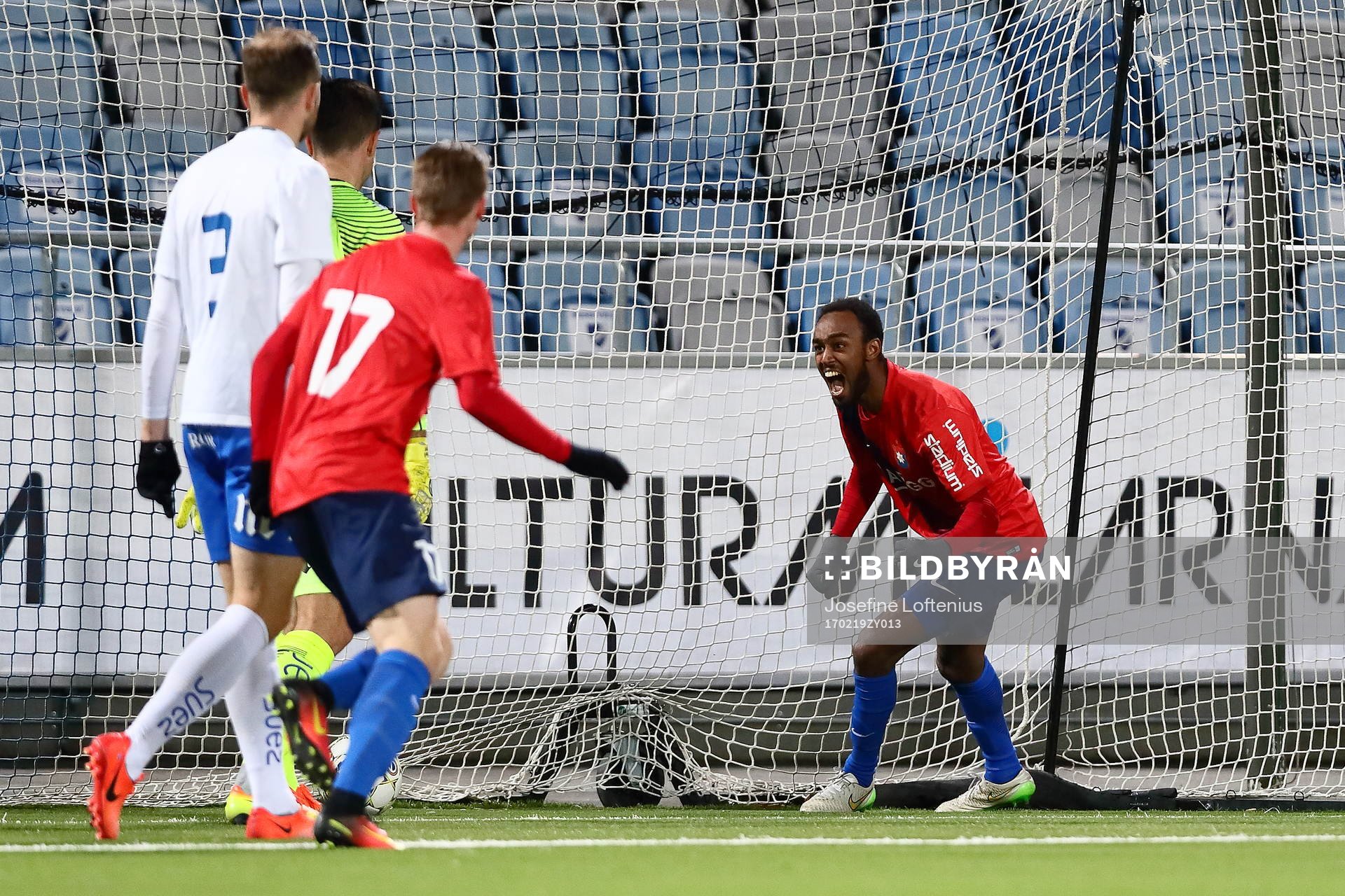 Örgrytes David Johansson jublar