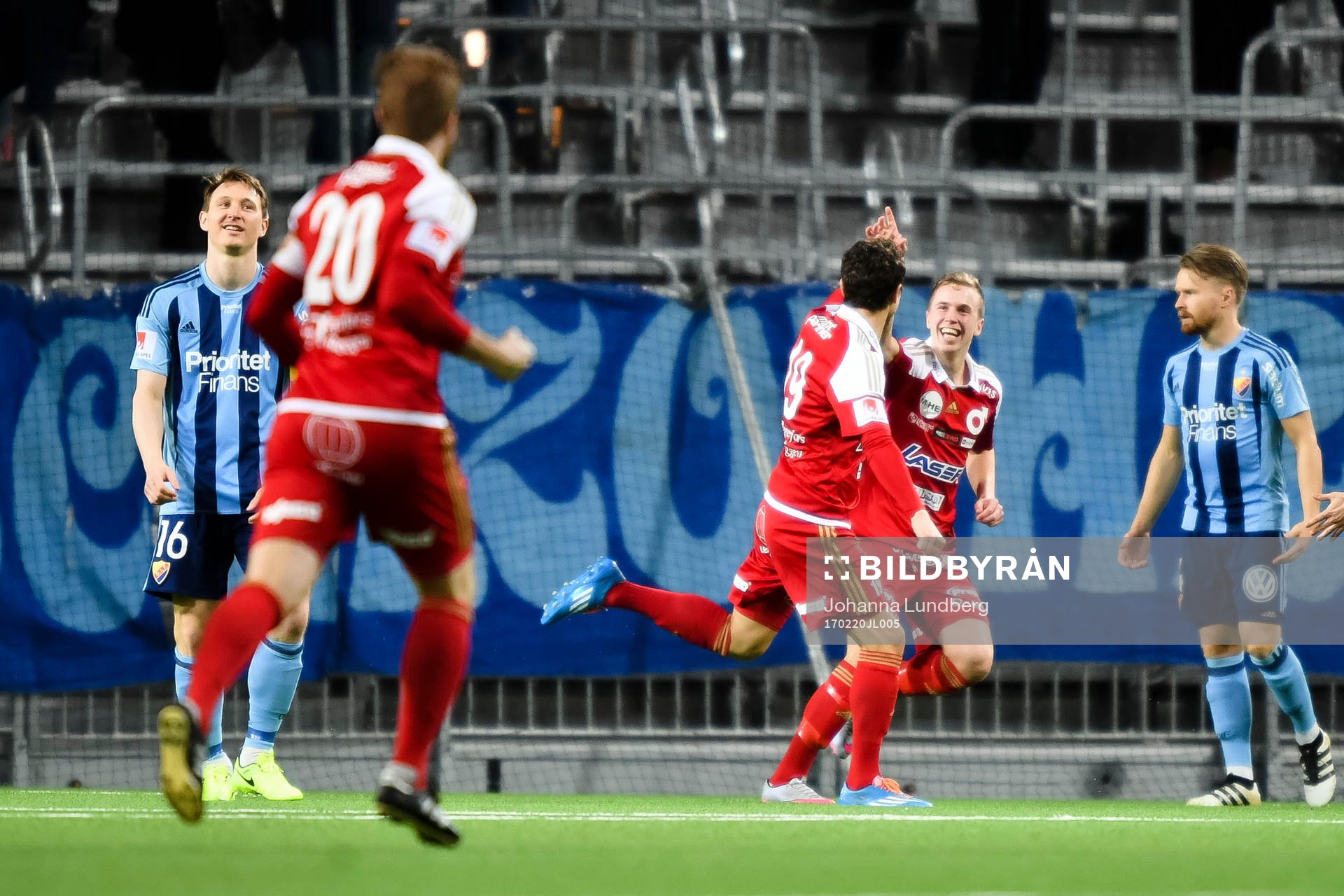 Degerfors spelare jublar