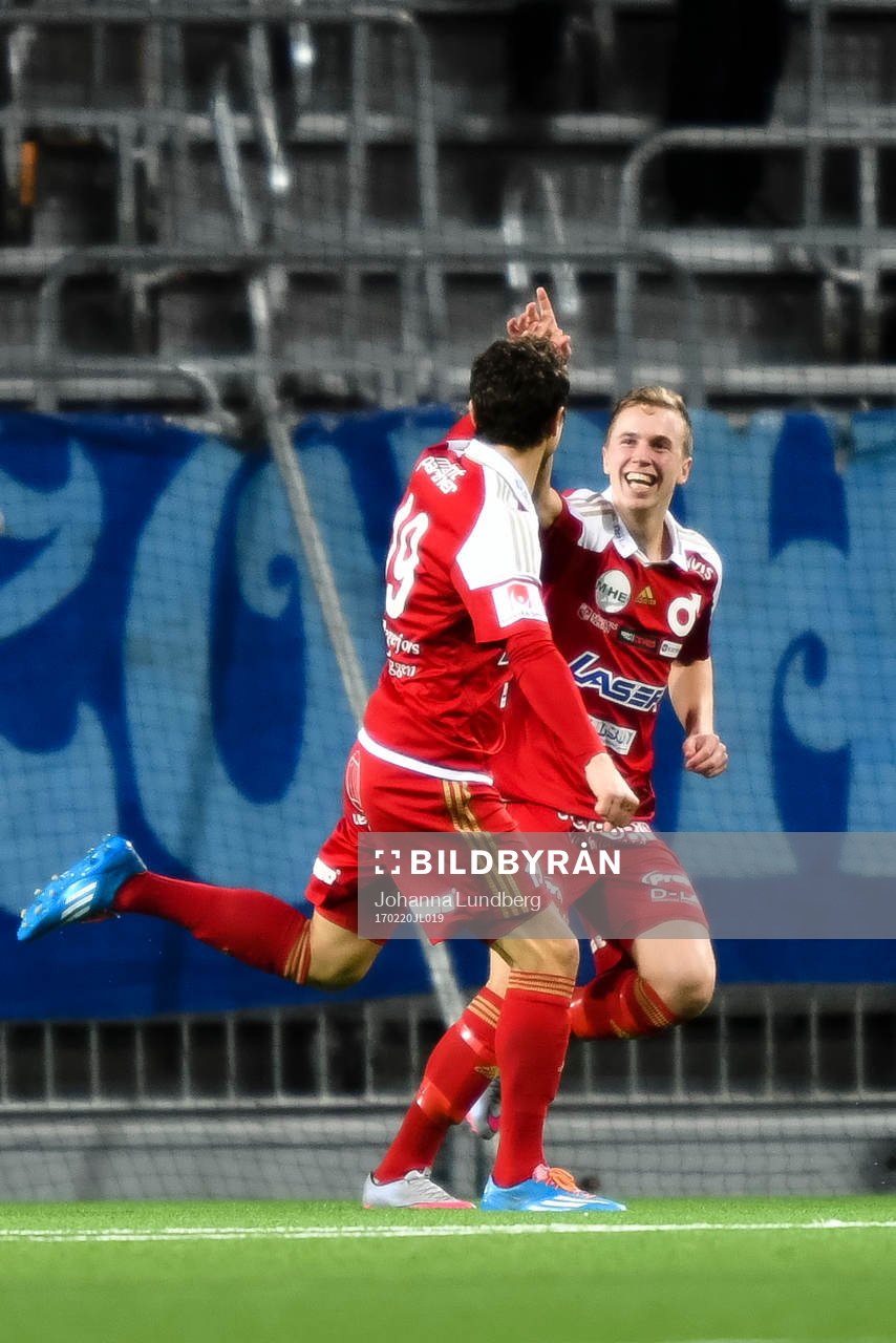 Degerfors spelare jublar