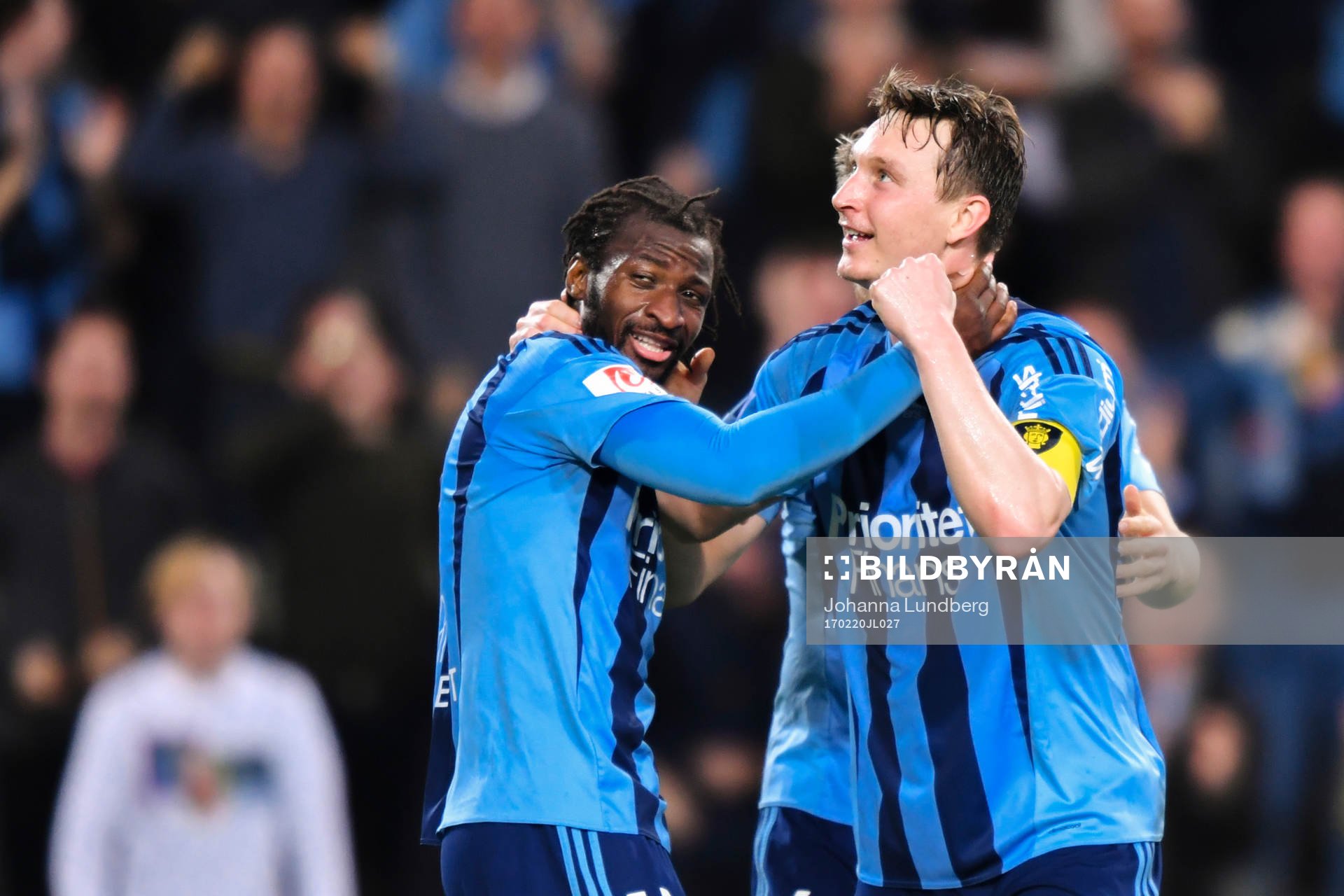 Djurgårdens Amadou Jawo och Kim Källström jublar efter 1-1 under fotbollsmatchen i Svenska Cupen mellan Djurgården och Degerfors den 20 februari 2017 i Stockholm.