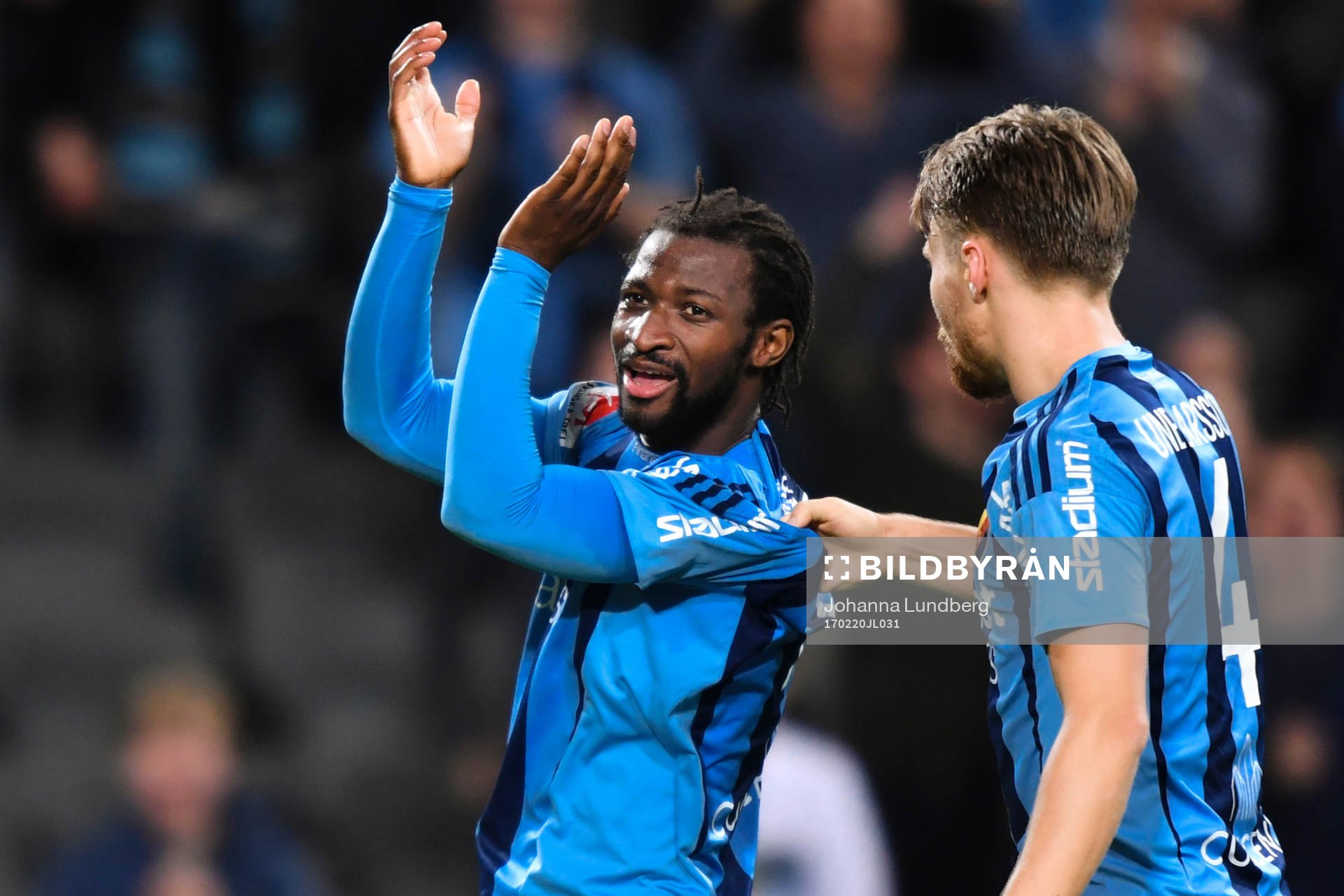 Djurgårdens Amadou Jawo och Jacob Une Larsson mellan Djurgården och Degerfors den 20 februari 2017 i Stockholm.