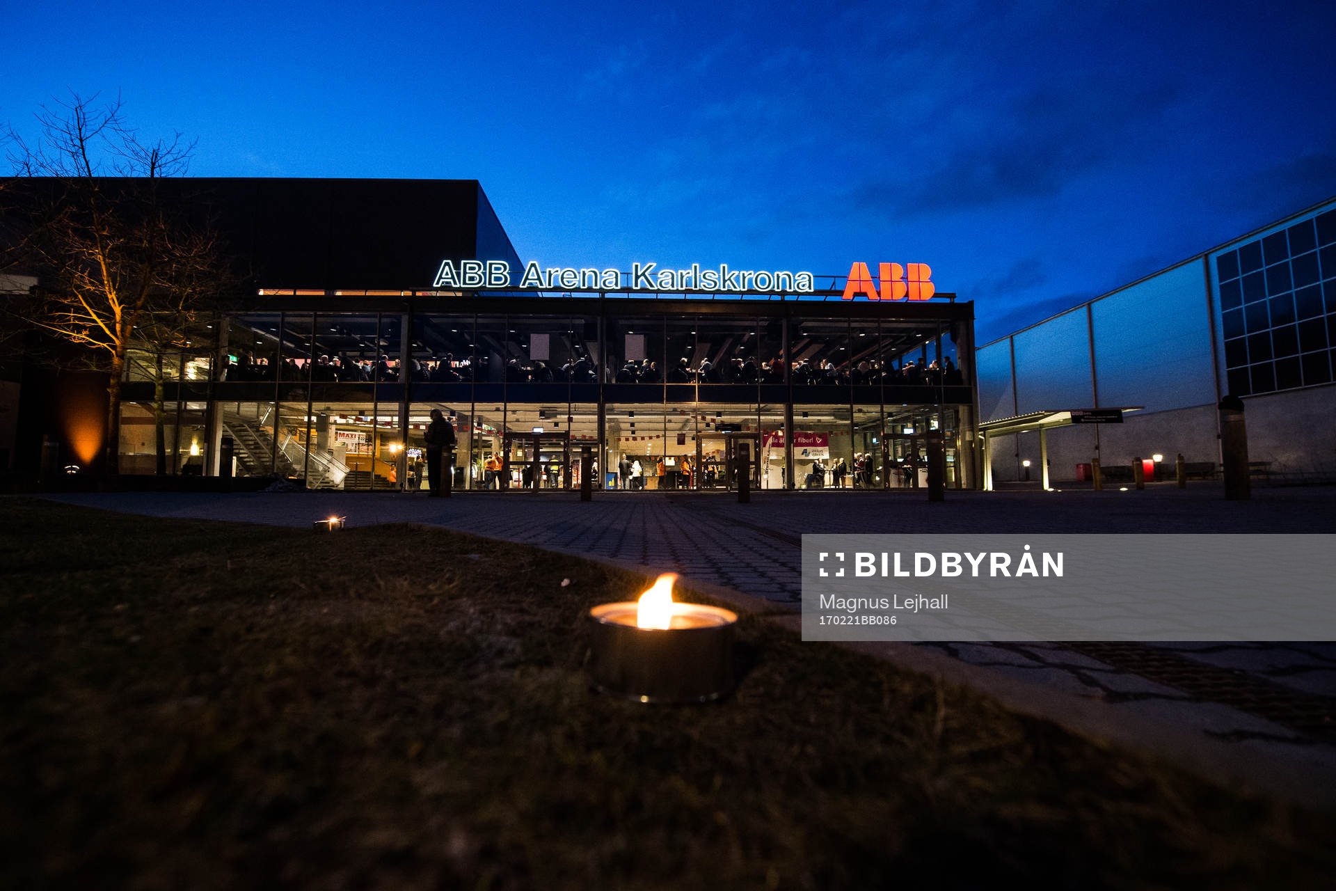 ABB arena Rosenholm utvändigt innan ishockeymatchen i SHL