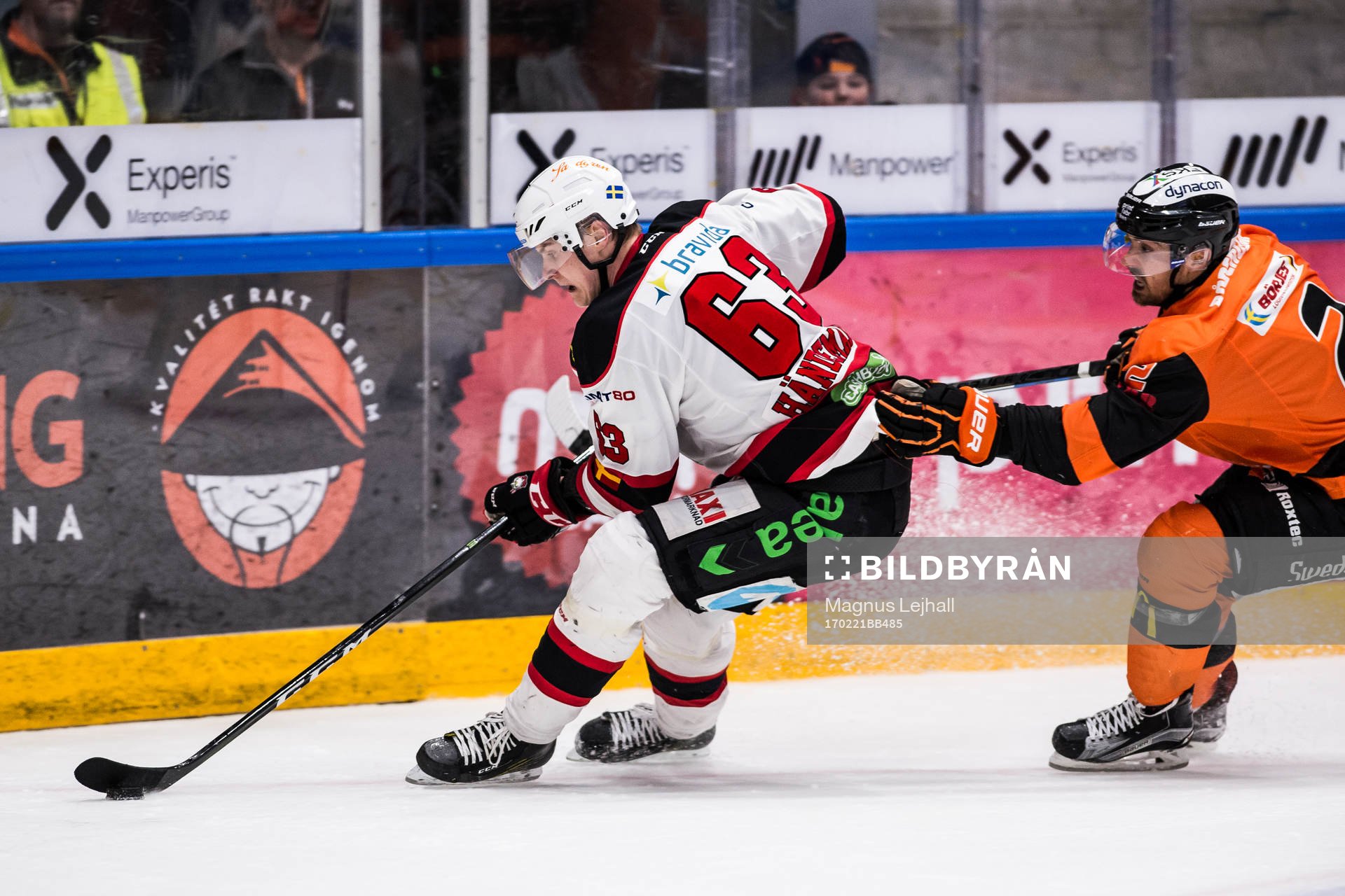 Malmö Redhawks Fredrik Händemark  och Karlskronas Robin