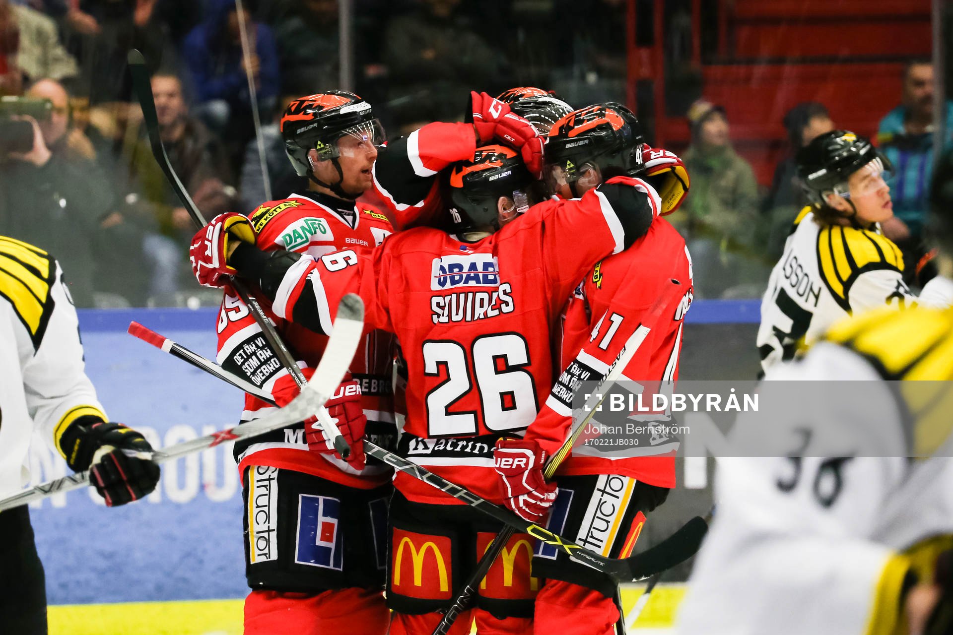 Örebros spelare jublar