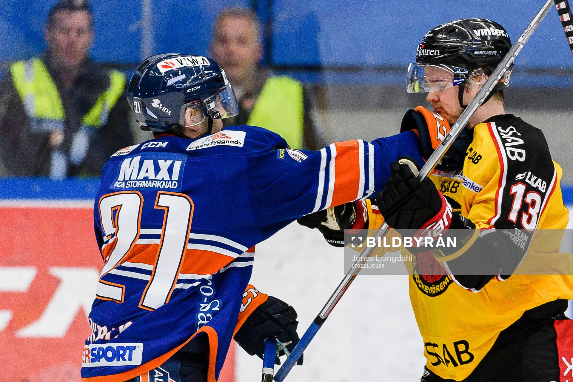 Gruff mellan Växjös Cory Murphy och Luleås Julius